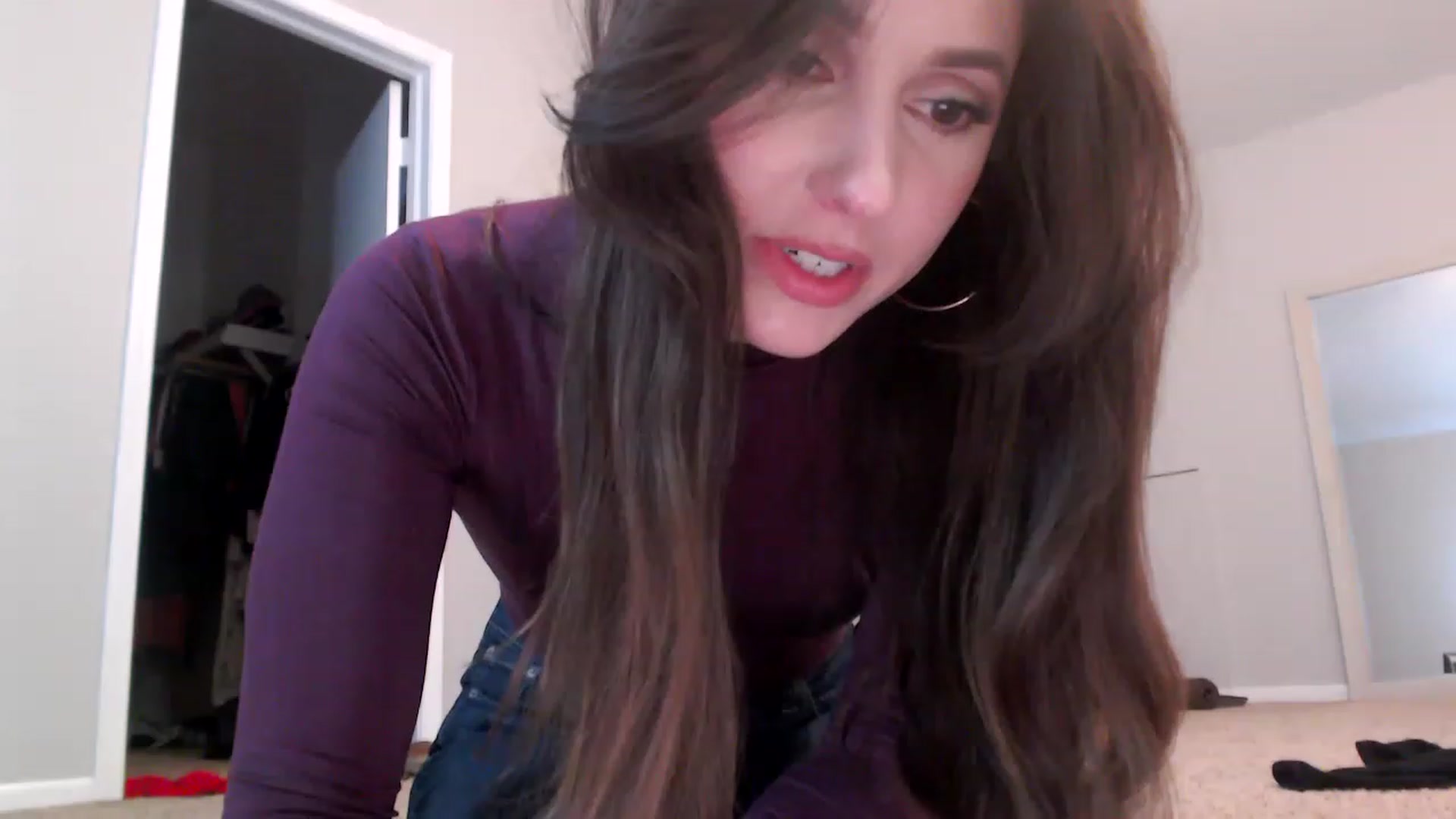 Gallery image thumbnail from Lust_4_Life's myfreecams stream on, 12/04/2022, 01:13 image 2 of 20