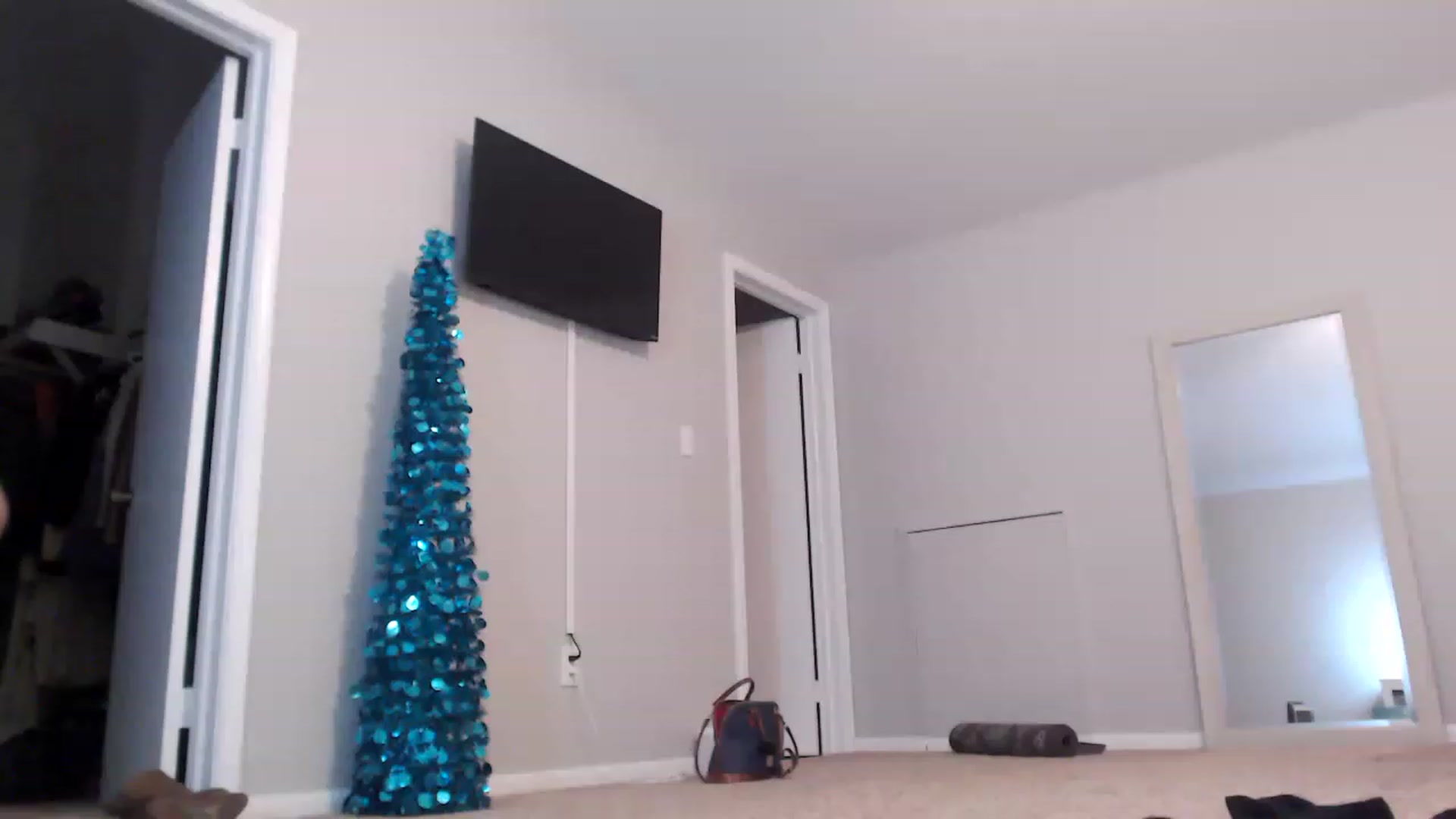 Gallery image thumbnail from Lust_4_Life's myfreecams stream on, 12/04/2022, 01:13 image 18 of 20
