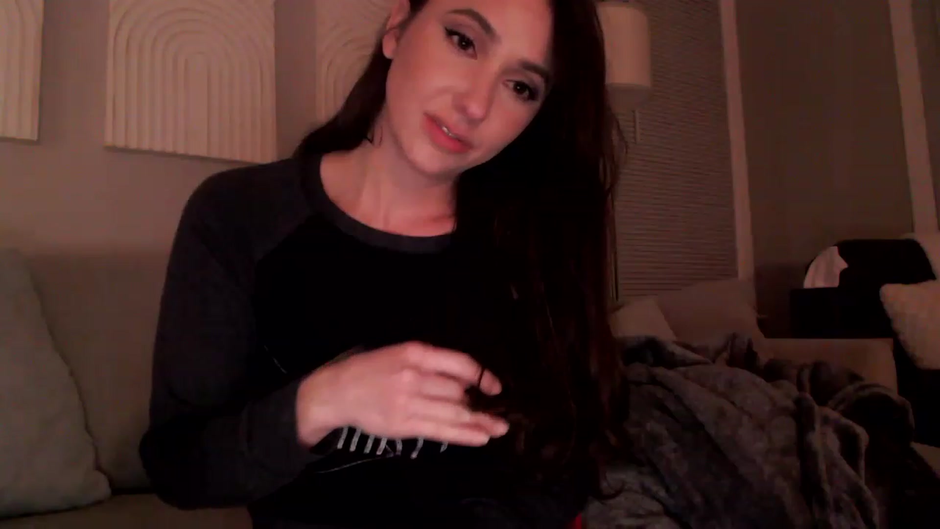 Gallery image thumbnail from Lust_4_Life's myfreecams stream on, 12/04/2022, 03:22 image 13 of 20