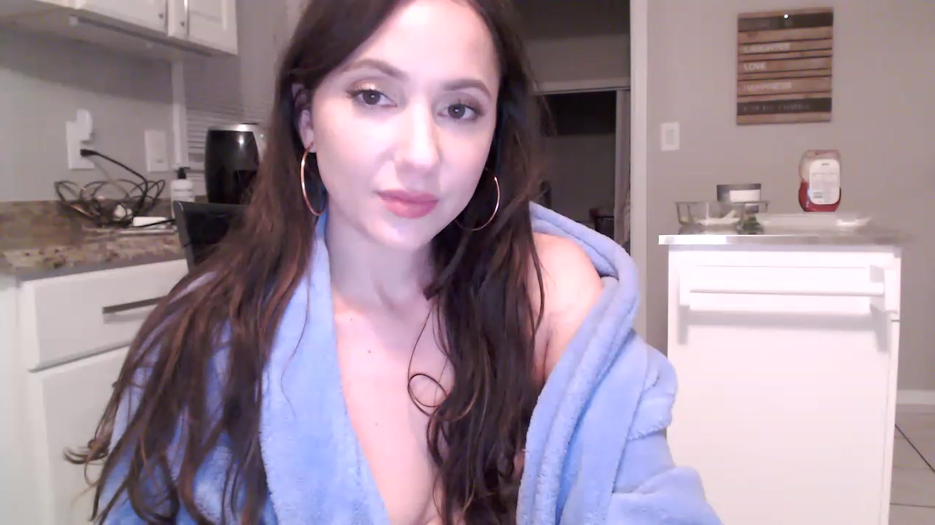 Gallery image thumbnail from Lust_4_Life's myfreecams stream on, 12/05/2022, 23:16 image 19 of 20