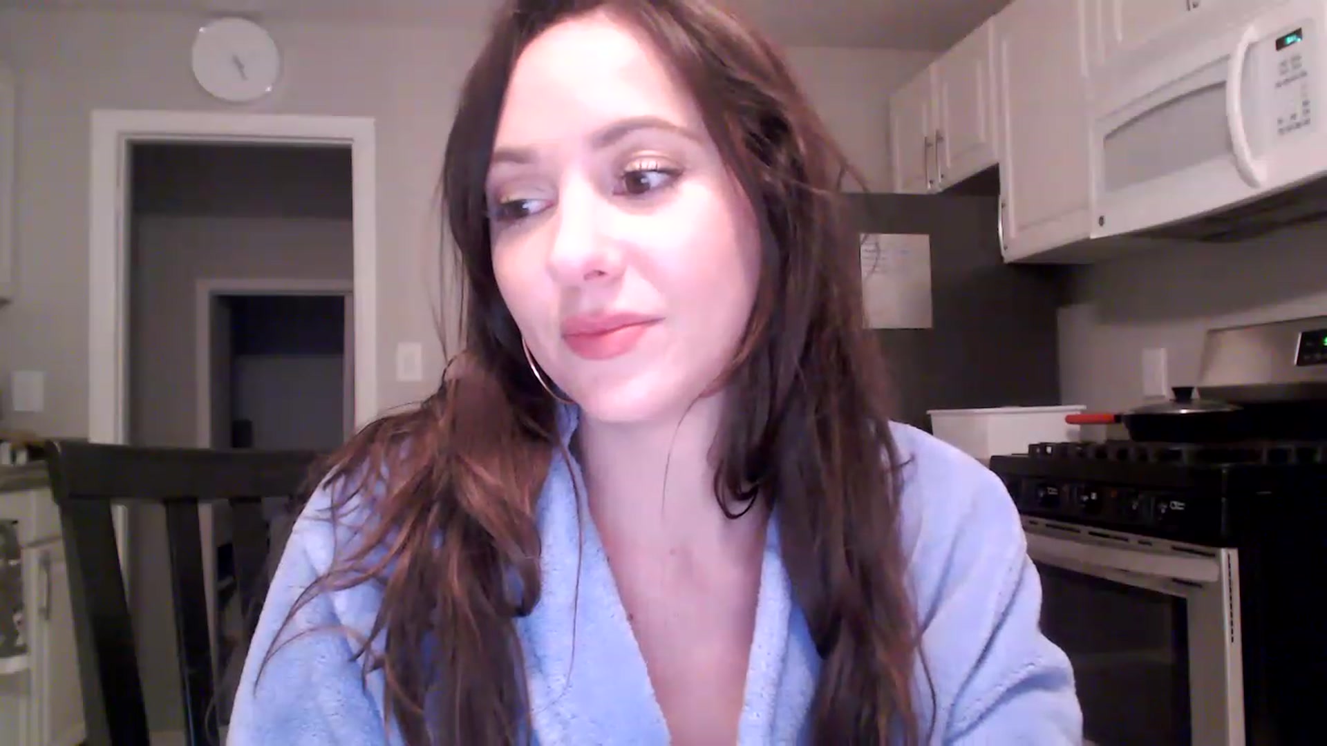 Gallery image thumbnail from Lust_4_Life's myfreecams stream on, 12/05/2022, 23:16 image 13 of 20