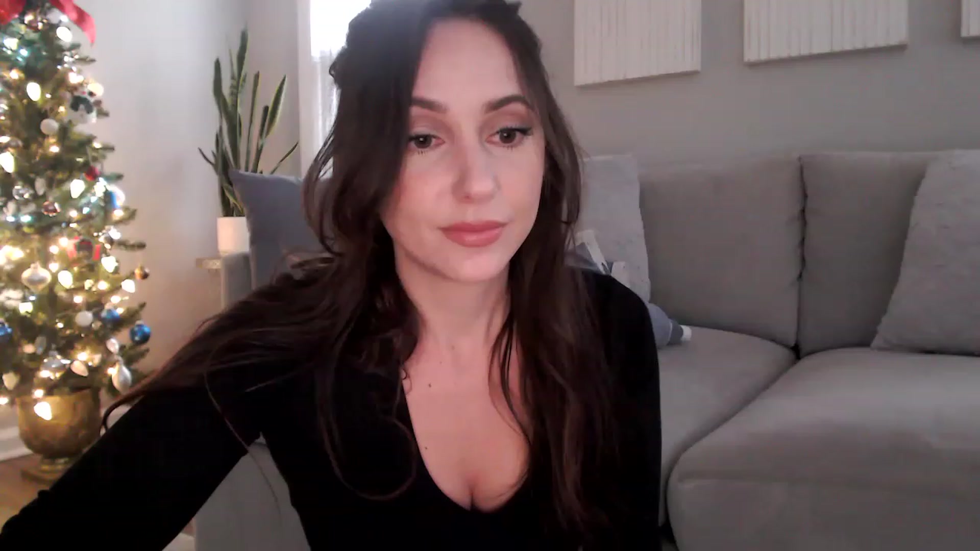 Gallery image thumbnail from Lust_4_Life's myfreecams stream on, 12/06/2022, 21:31 image 1 of 20
