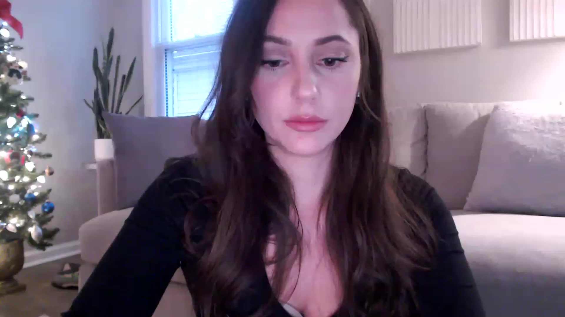 Gallery image thumbnail from Lust_4_Life's myfreecams stream on, 12/06/2022, 21:31 image 11 of 20