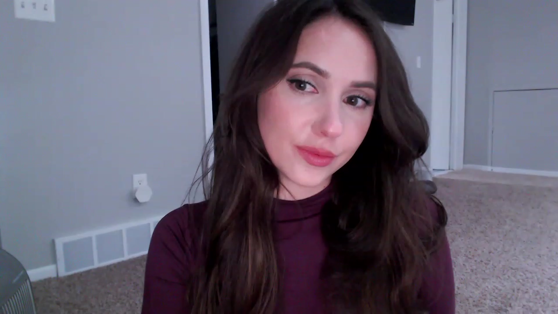 Gallery image thumbnail from Lust_4_Life's myfreecams stream on, 12/07/2022, 21:07 image 10 of 20