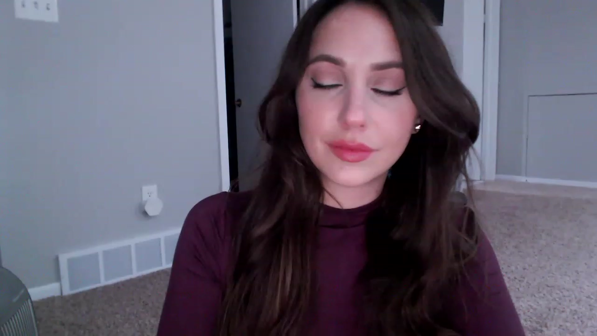 Gallery image thumbnail from Lust_4_Life's myfreecams stream on, 12/07/2022, 21:07 image 9 of 20