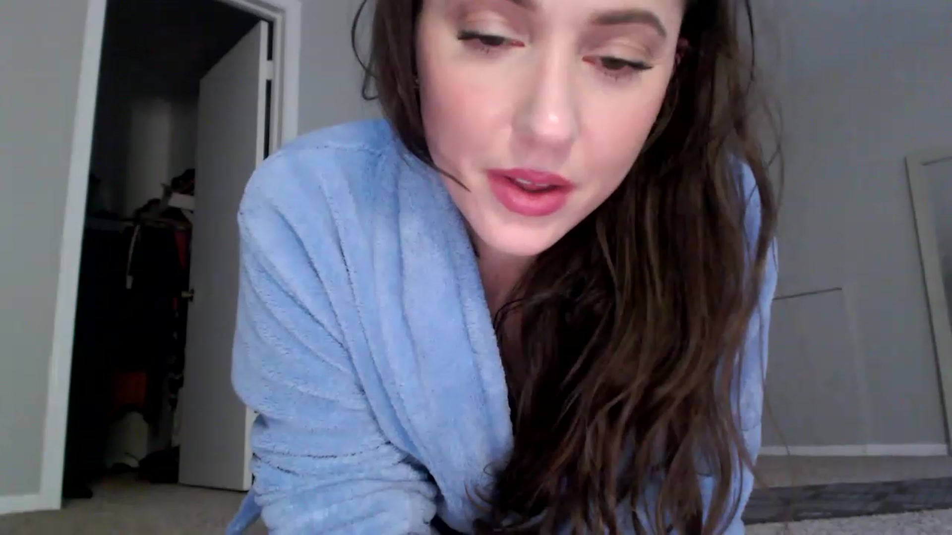 Gallery image thumbnail from Lust_4_Life's myfreecams stream on, 12/08/2022, 21:39 image 12 of 20