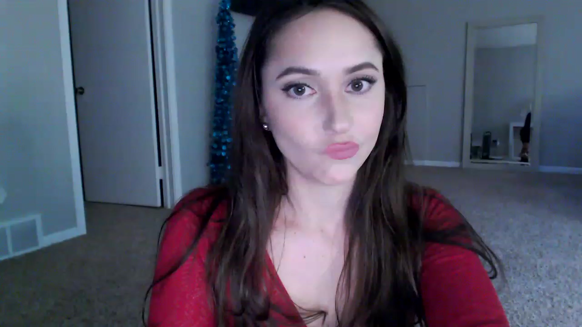 Gallery image thumbnail from Lust_4_Life's myfreecams stream on, 12/09/2022, 22:06 image 15 of 20