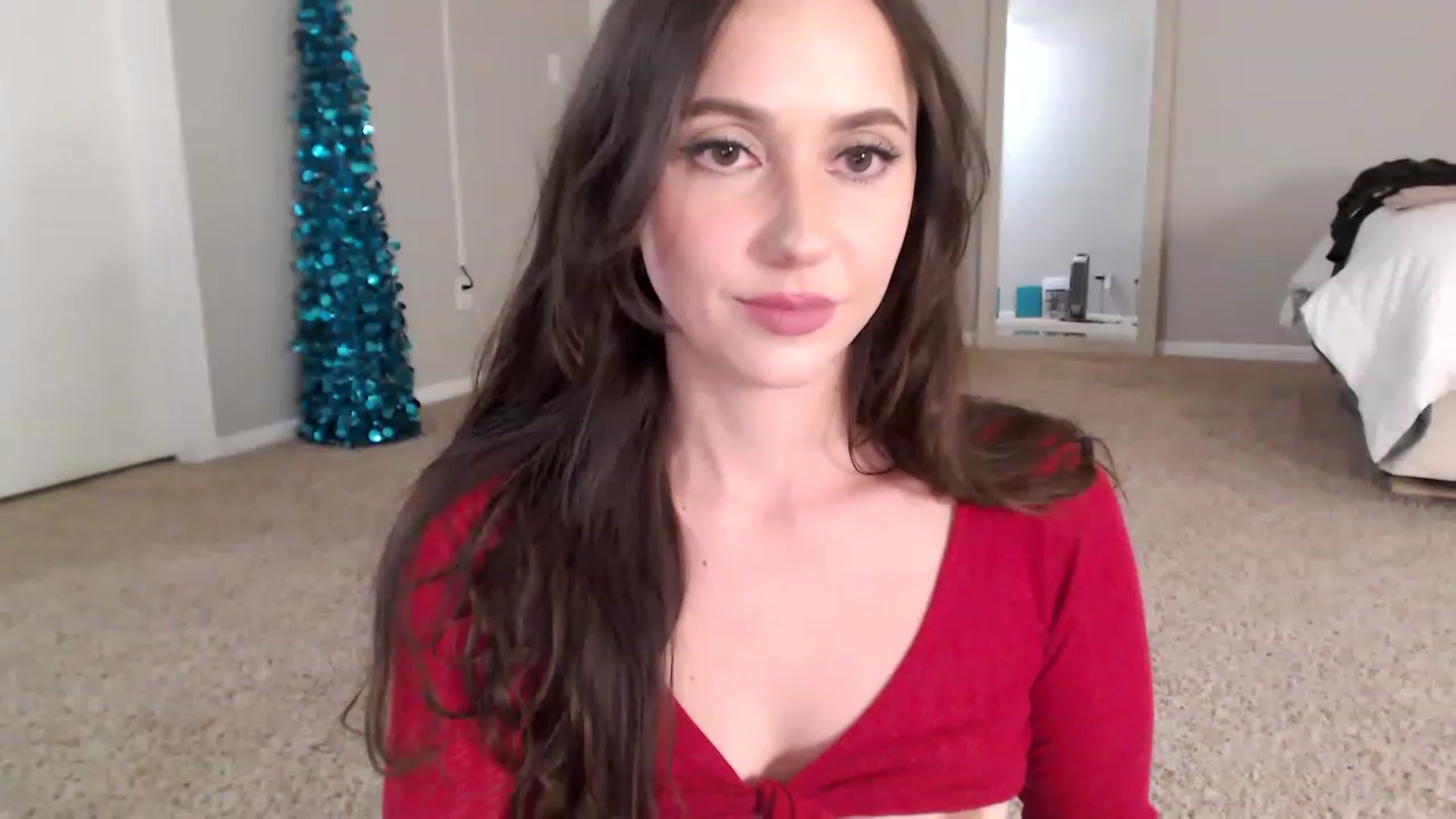 Gallery image thumbnail from Lust_4_Life's myfreecams stream on, 12/10/2022, 01:34 image 14 of 20