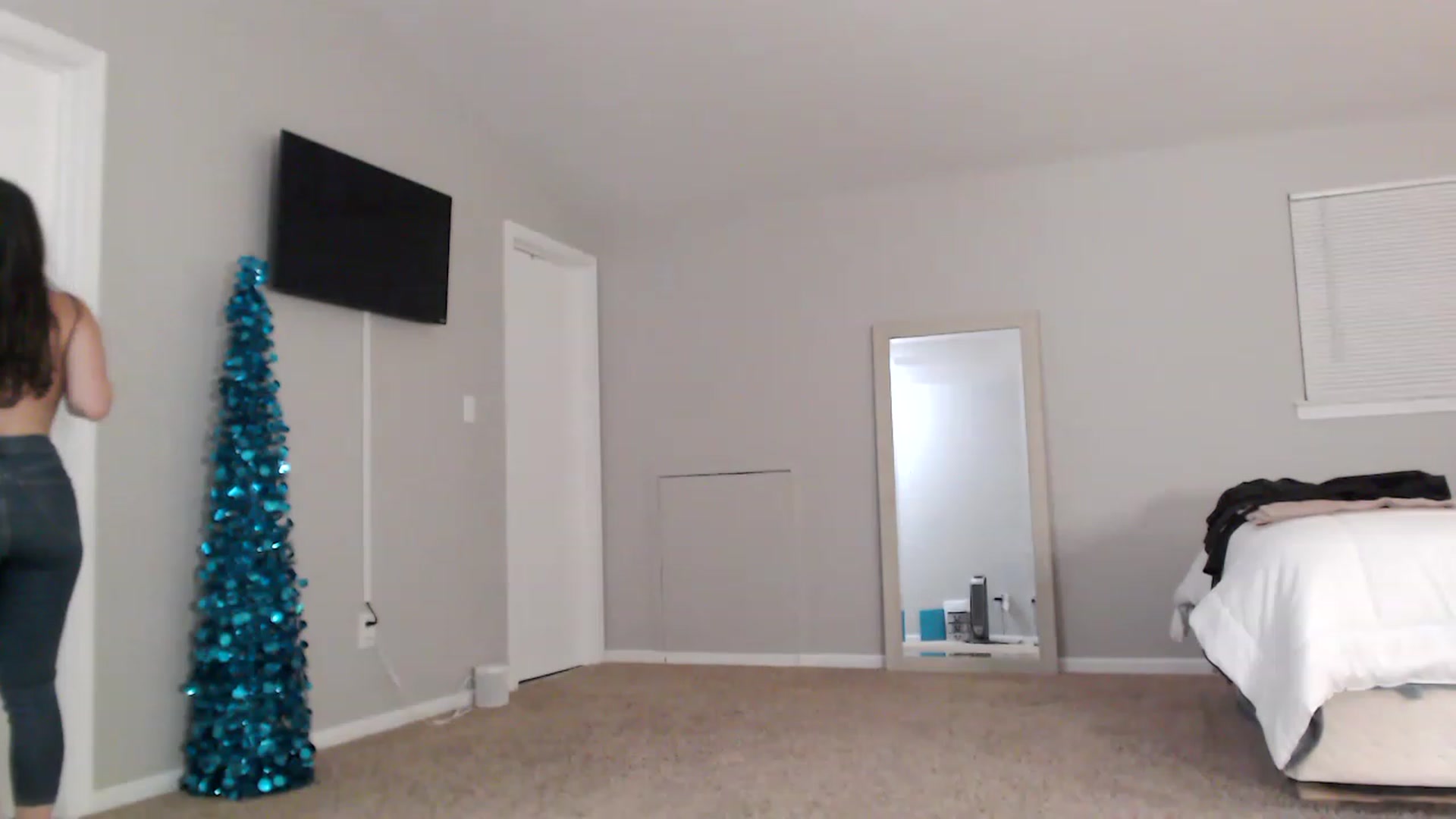Gallery image thumbnail from Lust_4_Life's myfreecams stream on, 12/10/2022, 01:34 image 20 of 20