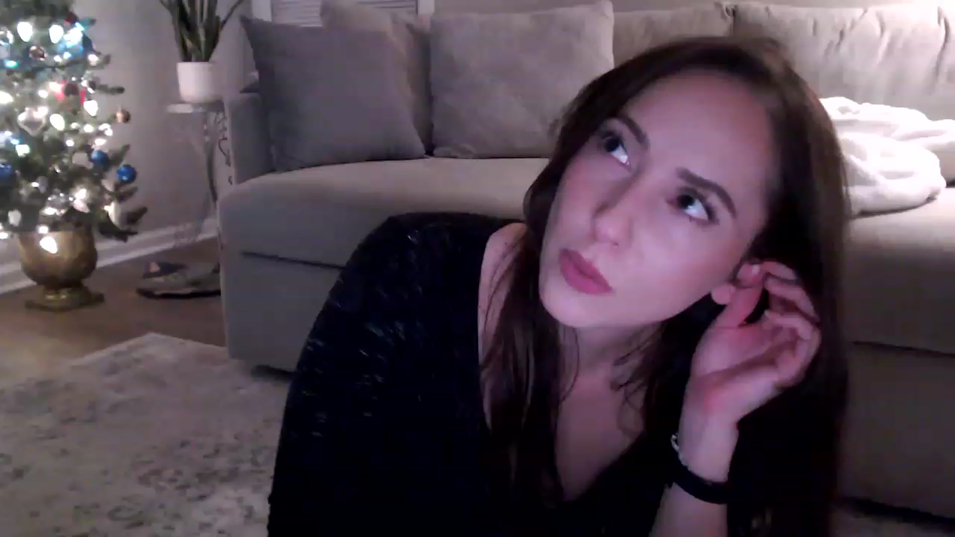 Gallery image thumbnail from Lust_4_Life's myfreecams stream on, 12/10/2022, 23:19 image 17 of 20