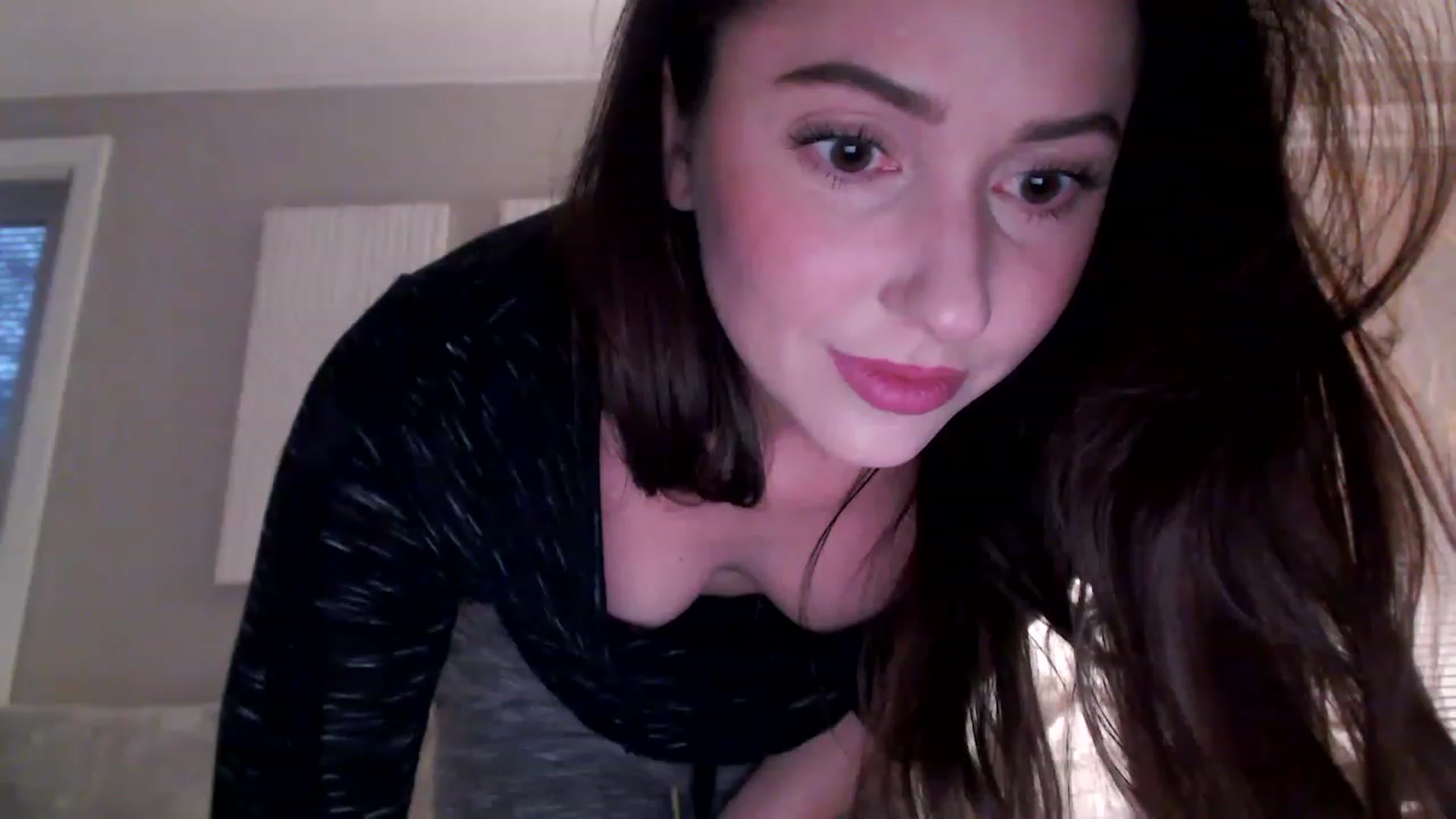 Gallery image thumbnail from Lust_4_Life's myfreecams stream on, 12/10/2022, 23:19 image 2 of 20