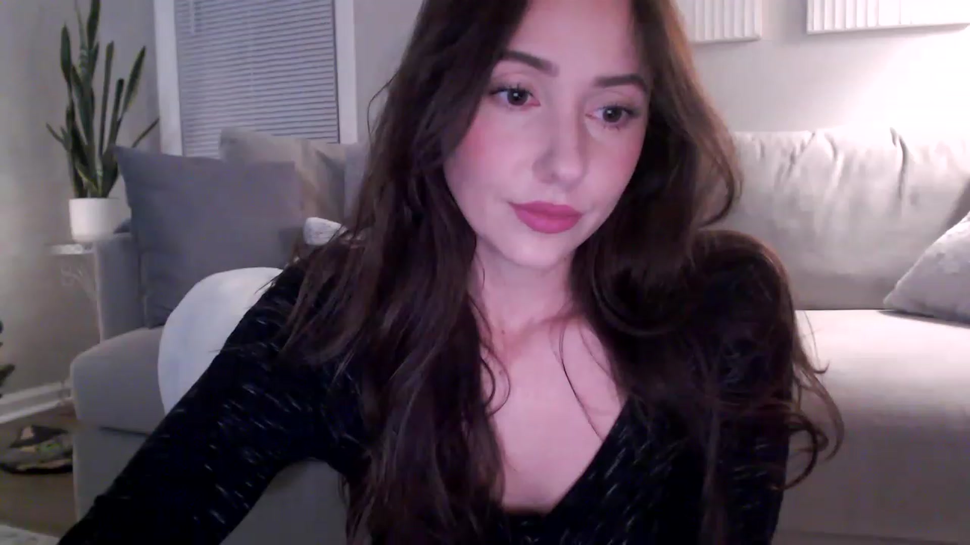 Gallery image thumbnail from Lust_4_Life's myfreecams stream on, 12/10/2022, 23:19 image 5 of 20