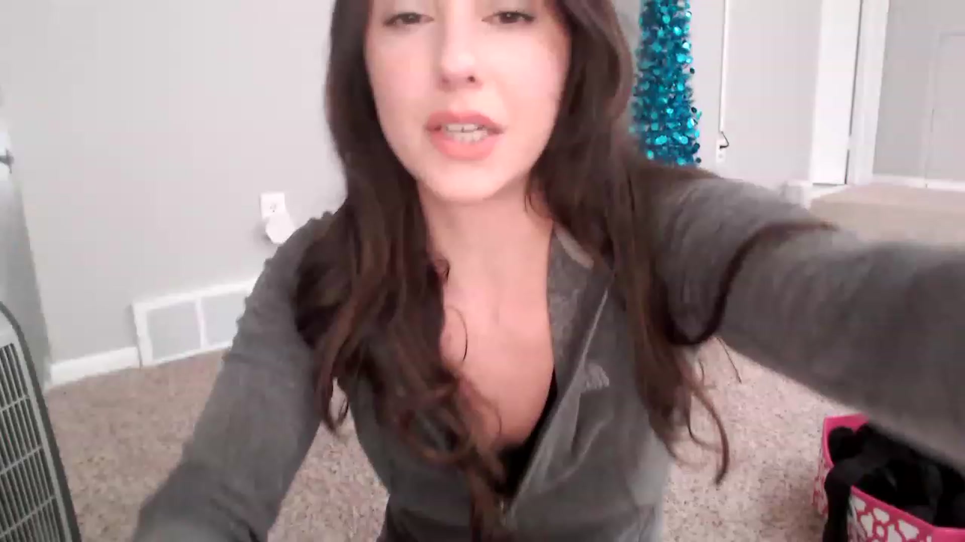 Gallery image thumbnail from Lust_4_Life's myfreecams stream on, 12/12/2022, 21:54 image 2 of 20