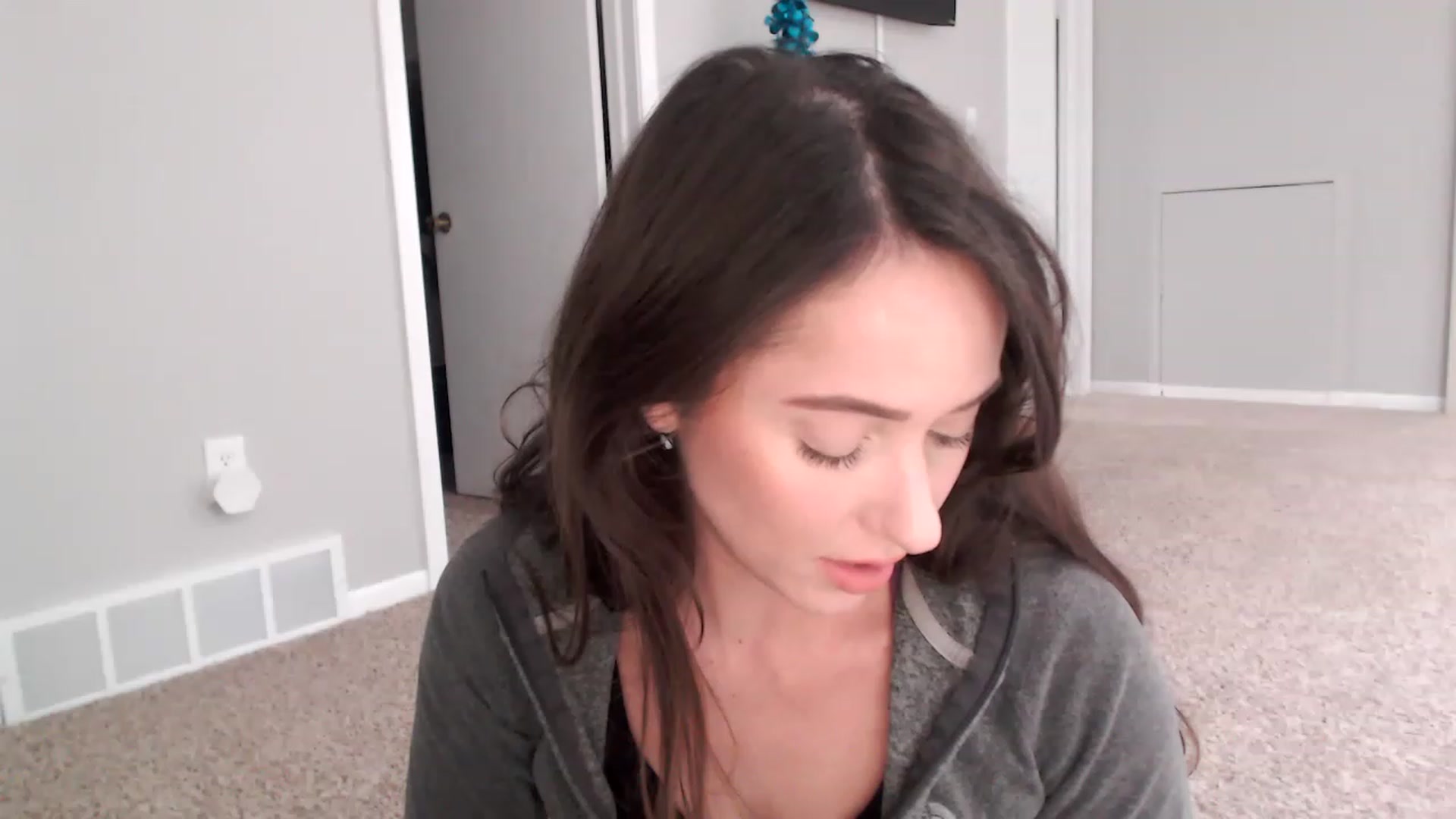 Gallery image thumbnail from Lust_4_Life's myfreecams stream on, 12/12/2022, 21:54 image 1 of 20