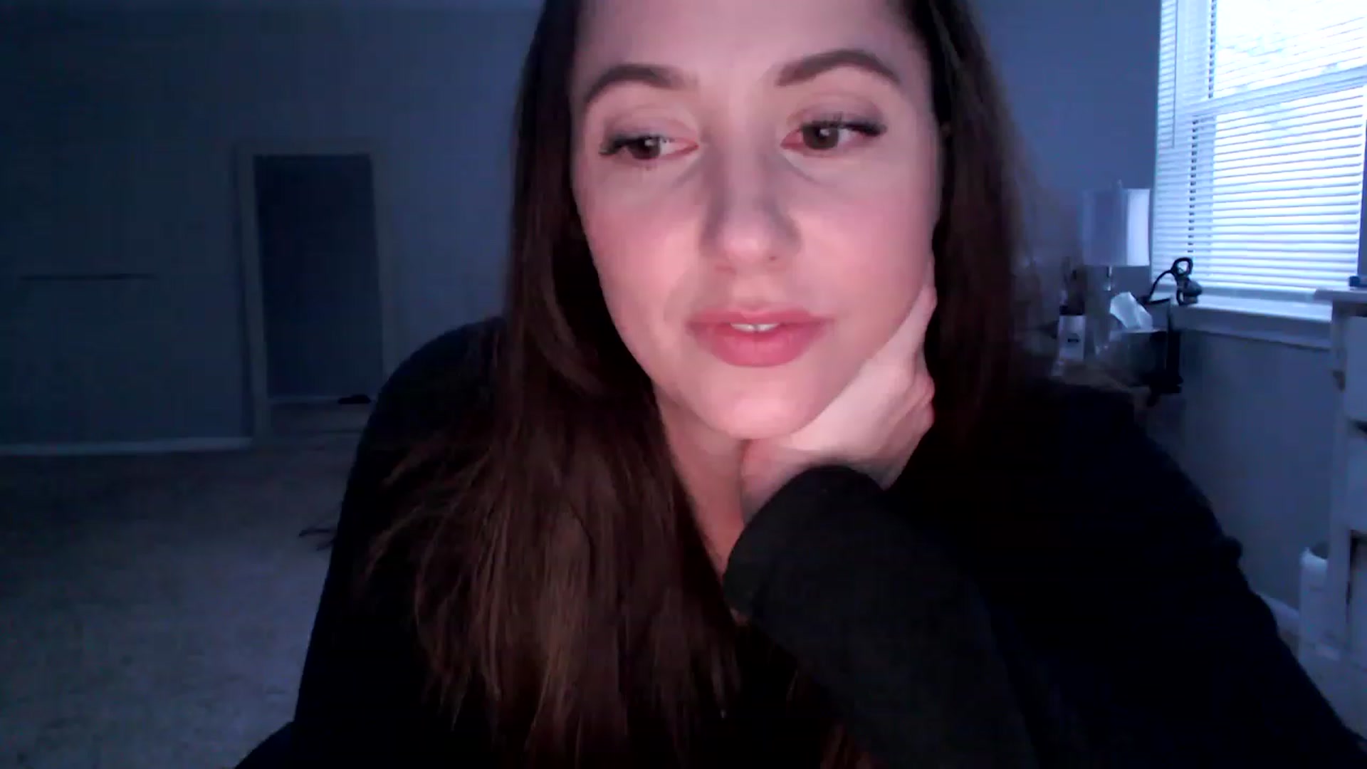 Gallery image thumbnail from Lust_4_Life's myfreecams stream on, 12/23/2022, 22:22 image 6 of 20