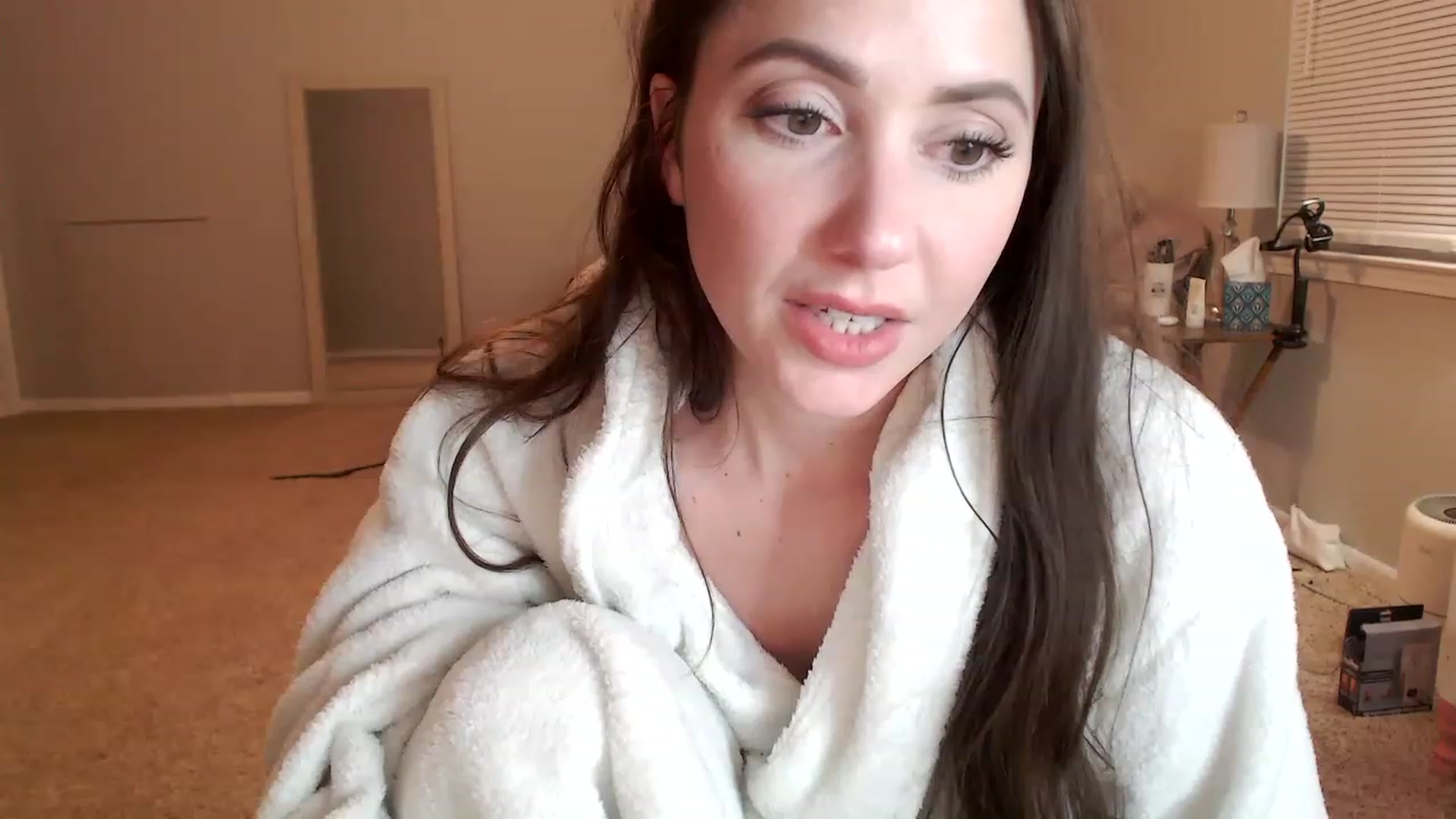 Gallery image thumbnail from Lust_4_Life's myfreecams stream on, 12/30/2022, 24:13 image 8 of 20