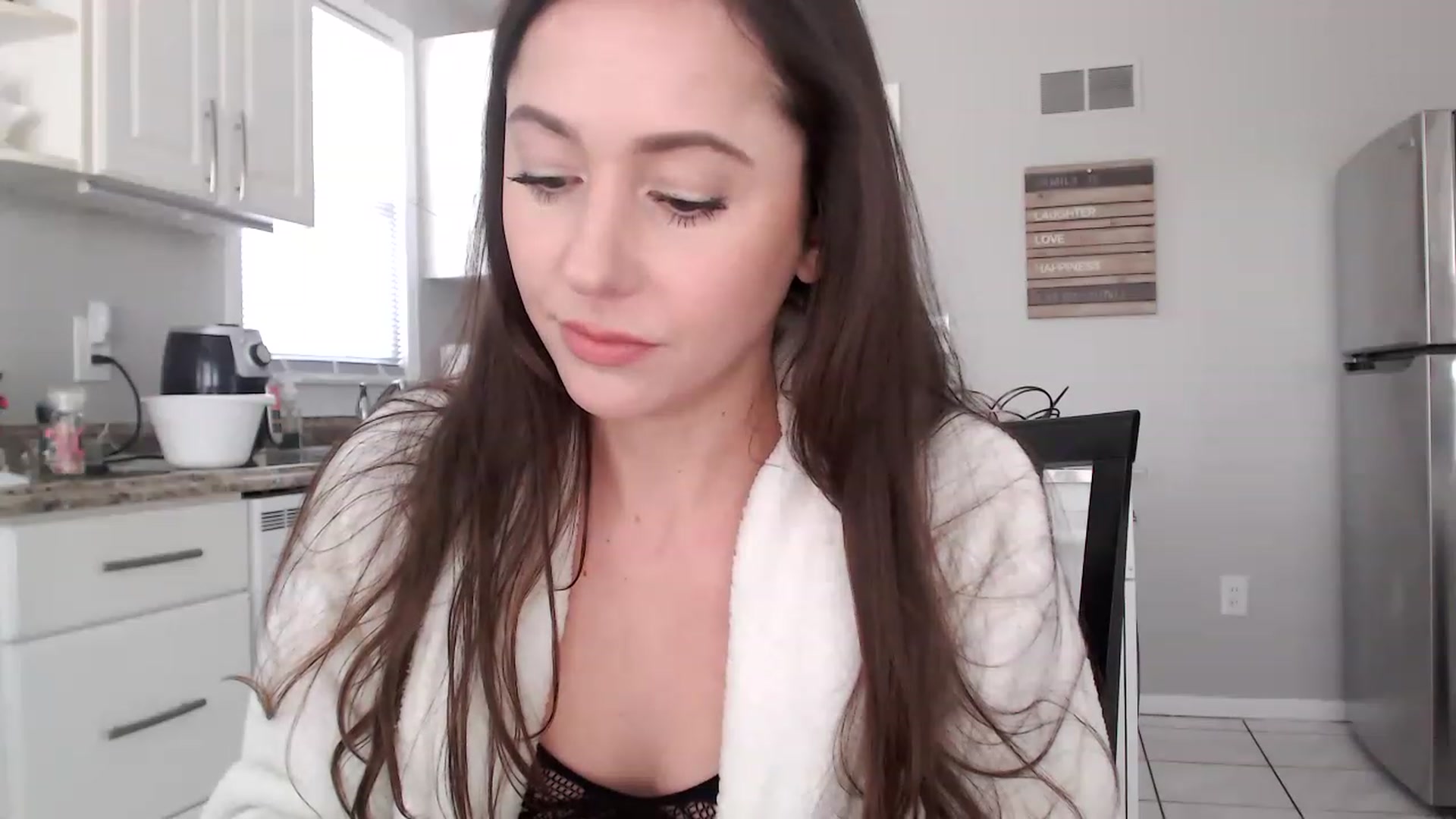 Gallery image thumbnail from Lust_4_Life's myfreecams stream on, 01/02/2023, 20:33 image 10 of 20