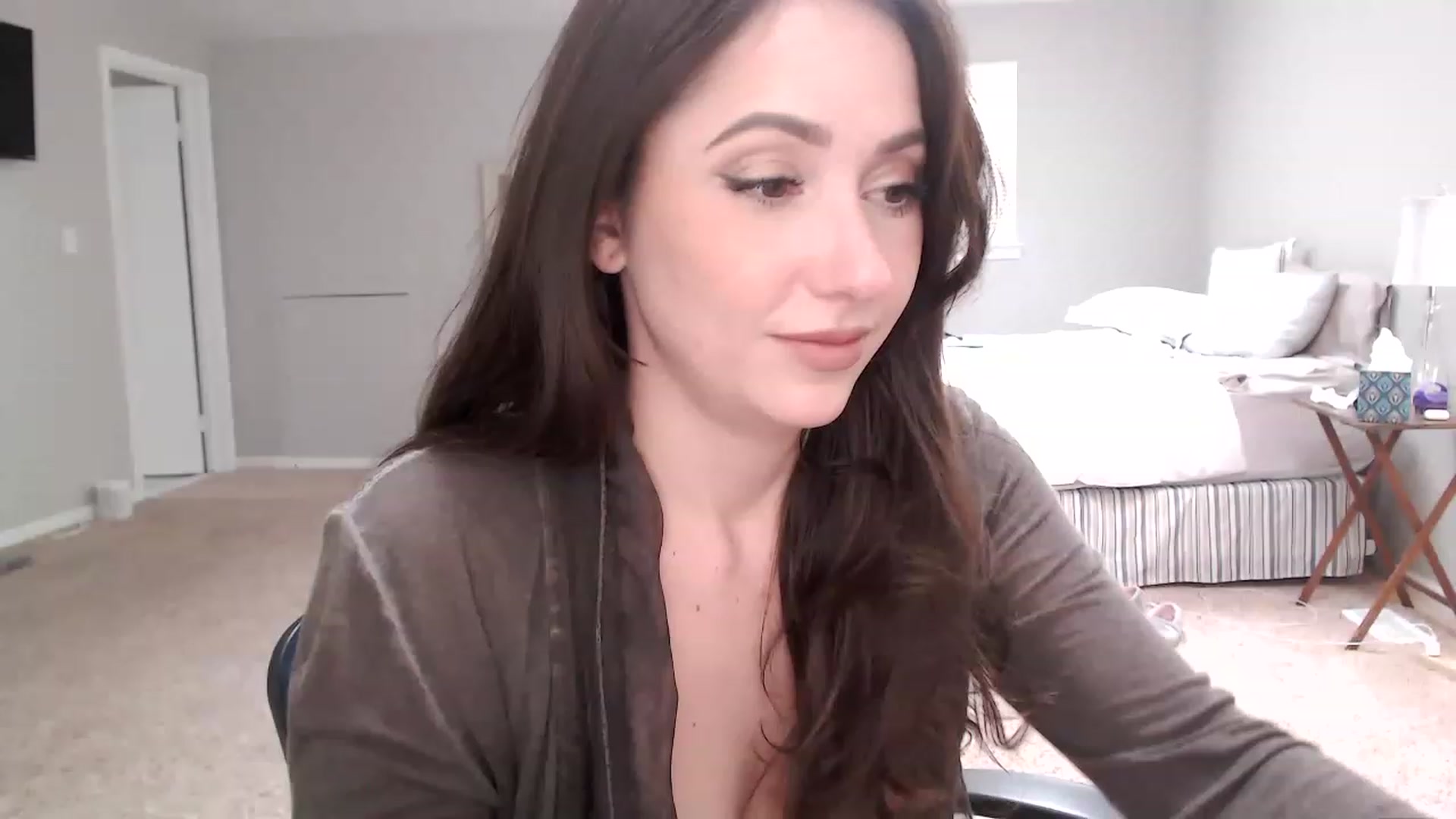 Gallery image thumbnail from Lust_4_Life's myfreecams stream on, 01/03/2023, 17:30 image 8 of 20