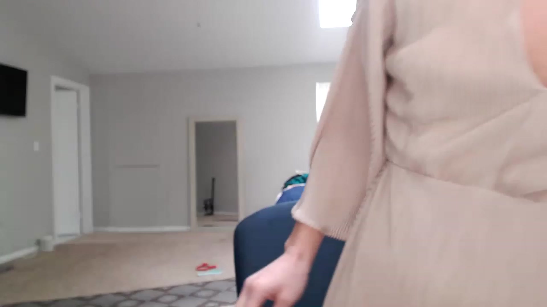 Gallery image thumbnail from Lust_4_Life's myfreecams stream on, 01/04/2023, 20:58 image 2 of 20