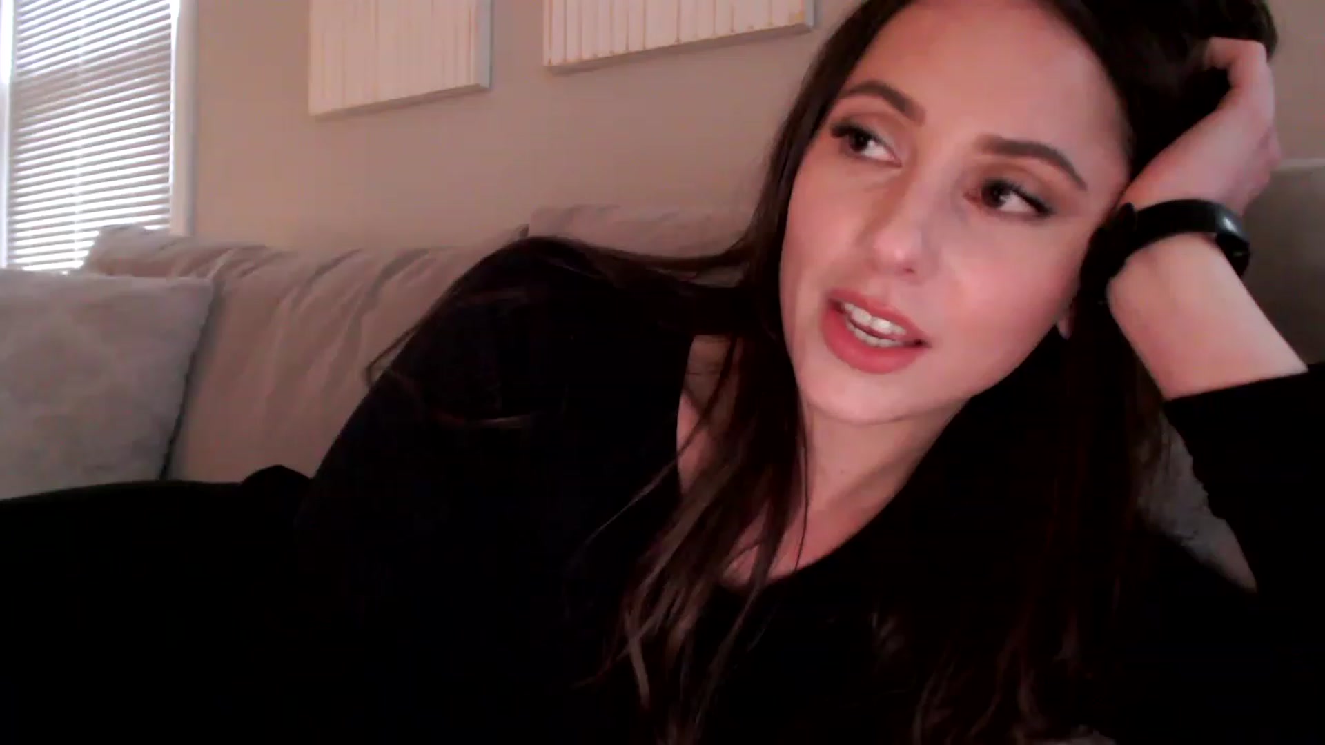 Gallery image thumbnail from Lust_4_Life's myfreecams stream on, 01/05/2023, 20:50 image 19 of 20