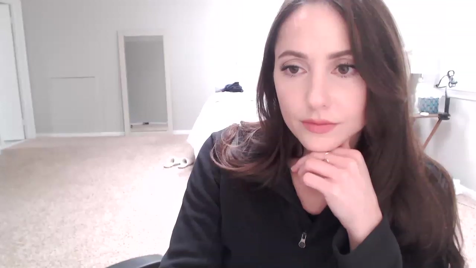 Gallery image thumbnail from Lust_4_Life's myfreecams stream on, 01/05/2023, 20:50 image 9 of 20