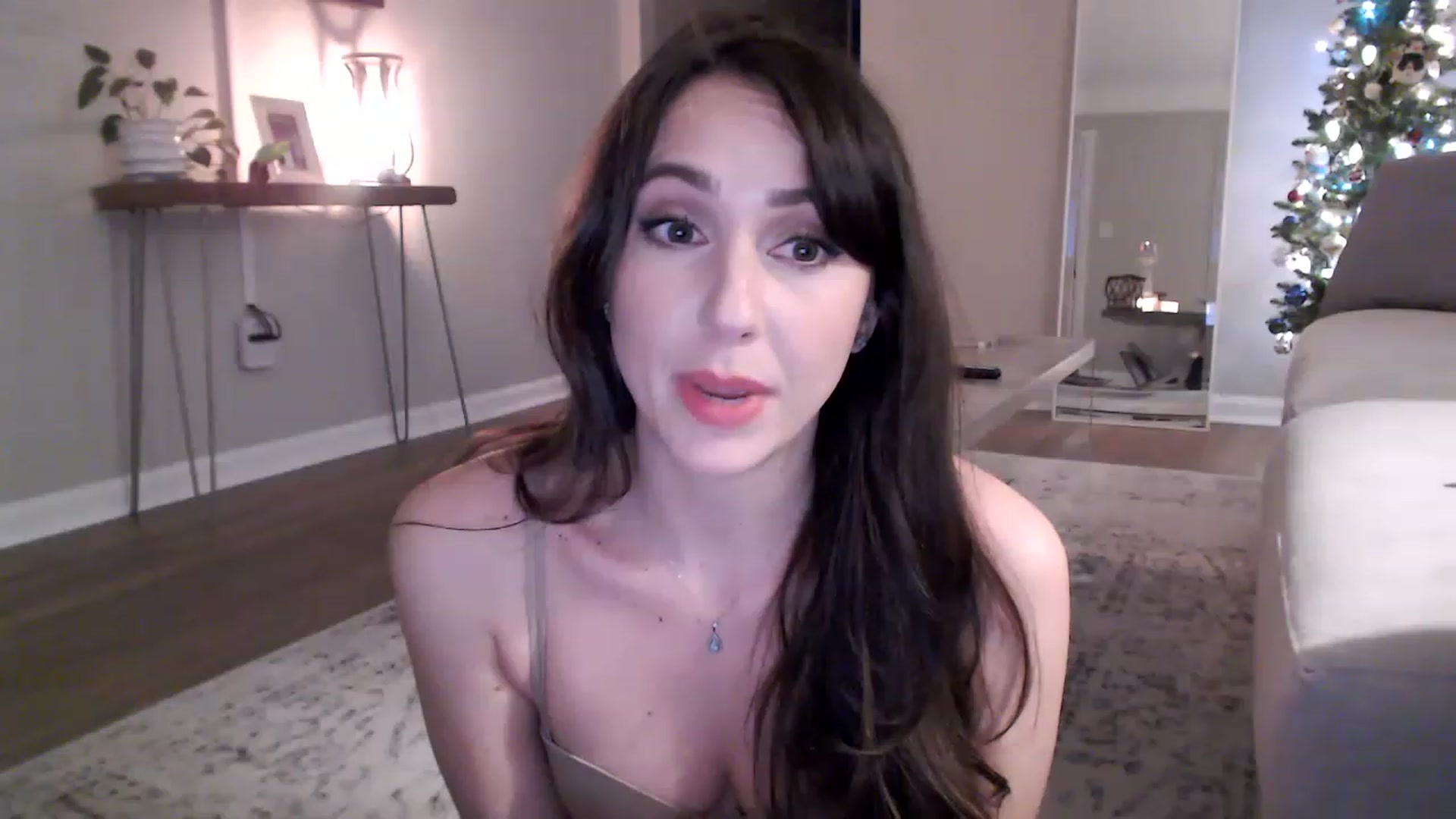 Gallery image thumbnail from Lust_4_Life's myfreecams stream on, 01/06/2023, 22:46 image 1 of 20