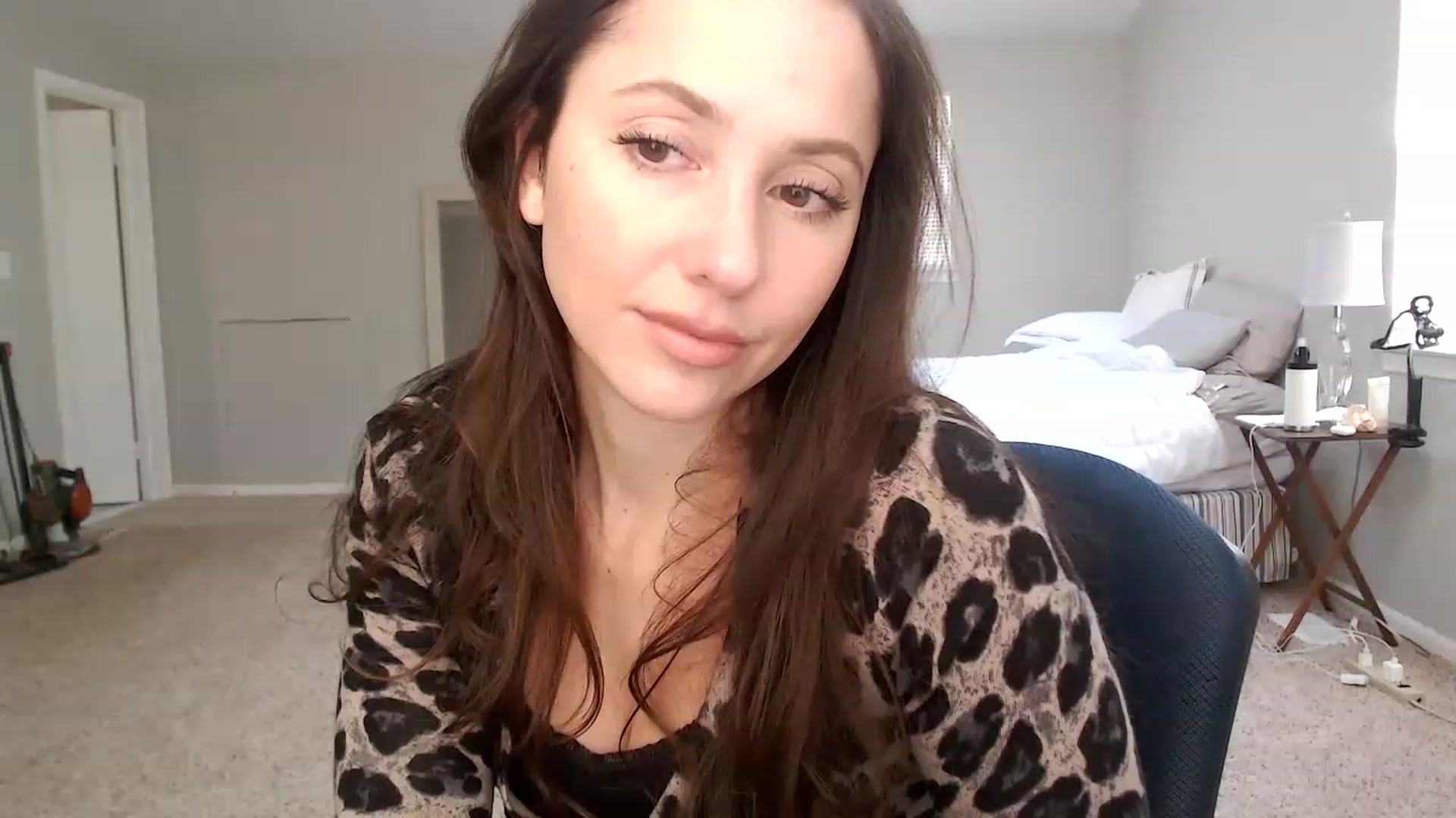 Gallery image thumbnail from Lust_4_Life's myfreecams stream on, 01/09/2023, 16:25 image 14 of 20