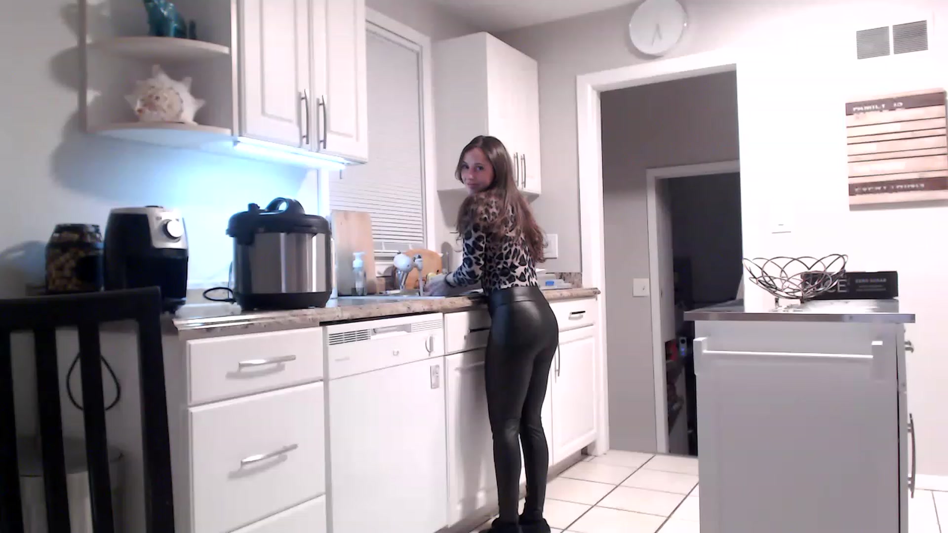 Gallery image thumbnail from Lust_4_Life's myfreecams stream on, 01/09/2023, 23:12 image 9 of 20
