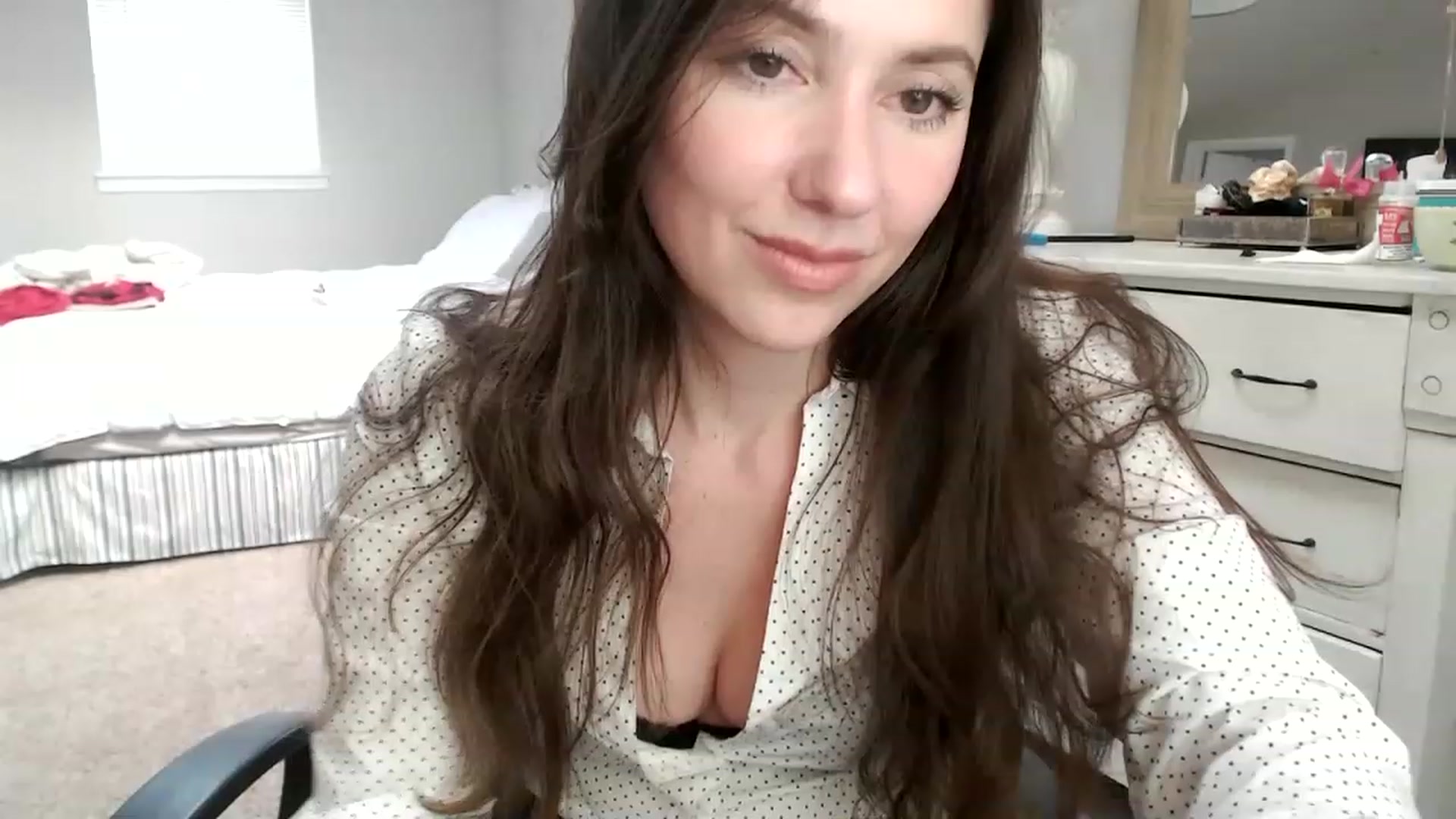 Gallery image thumbnail from Lust_4_Life's myfreecams stream on, 01/10/2023, 17:43 image 16 of 20