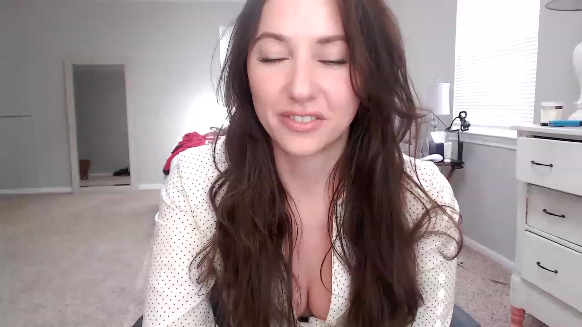 Gallery image thumbnail from Lust_4_Life's myfreecams stream on, 01/10/2023, 18:50 image 9 of 20