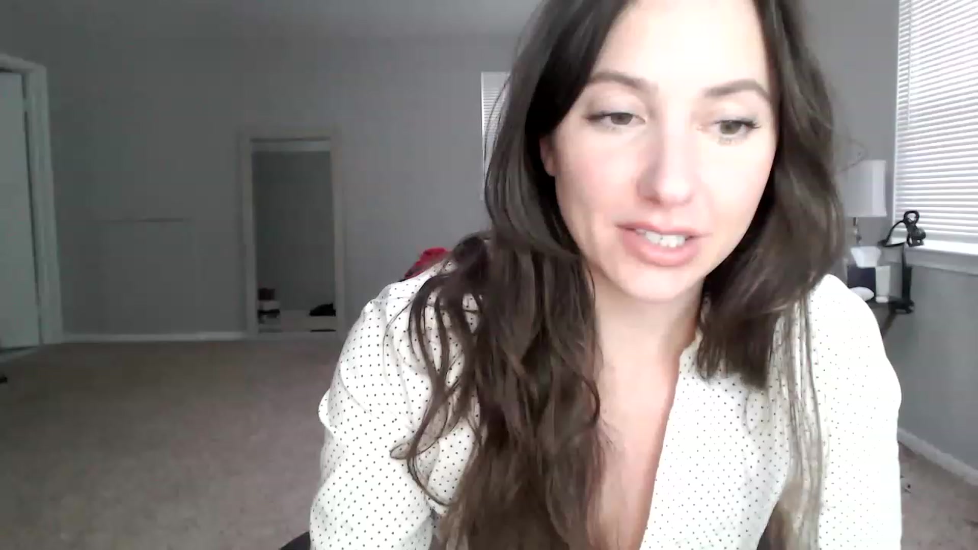 Gallery image thumbnail from Lust_4_Life's myfreecams stream on, 01/10/2023, 22:16 image 9 of 20