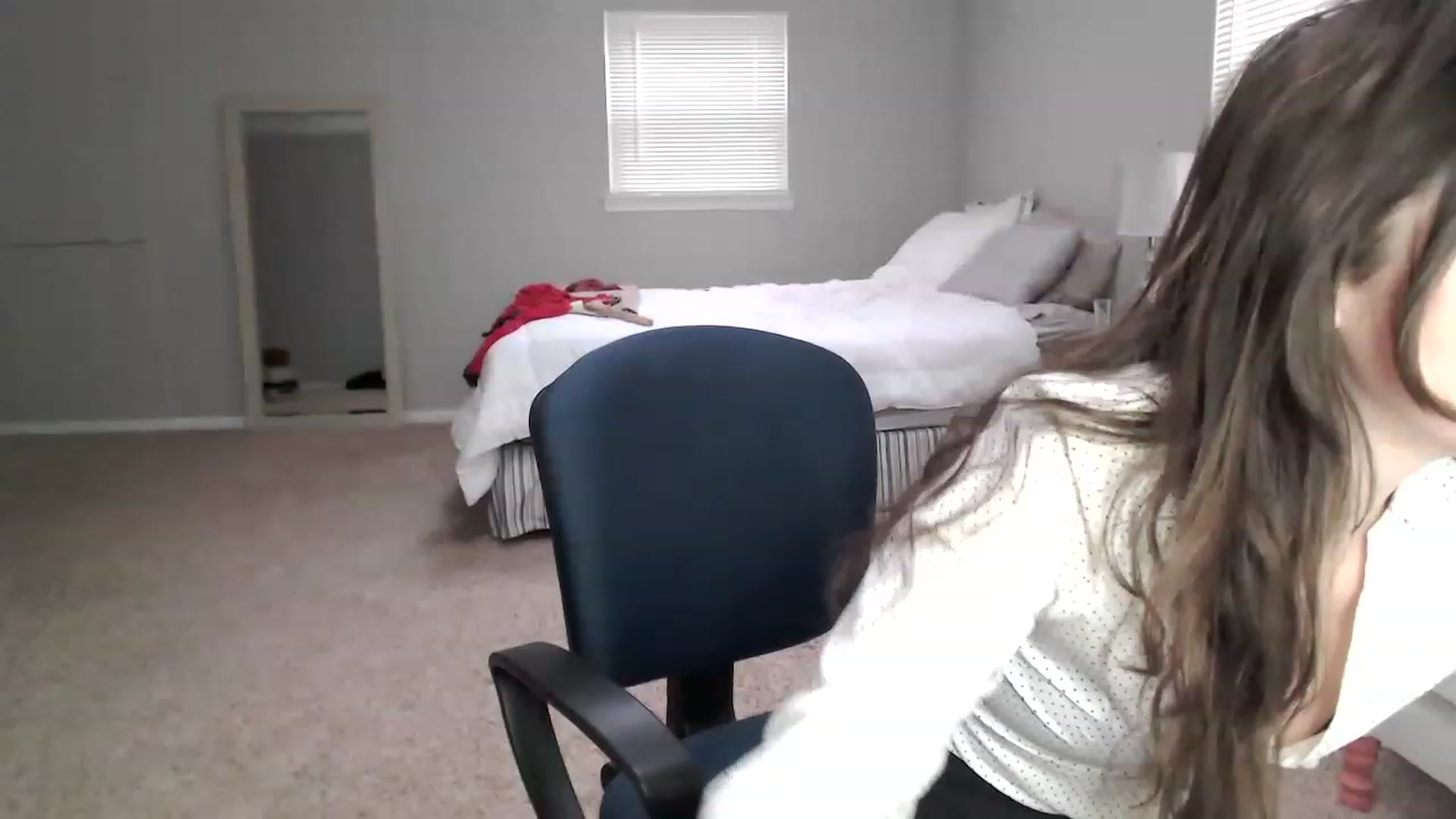 Gallery image thumbnail from Lust_4_Life's myfreecams stream on, 01/10/2023, 22:16 image 6 of 20