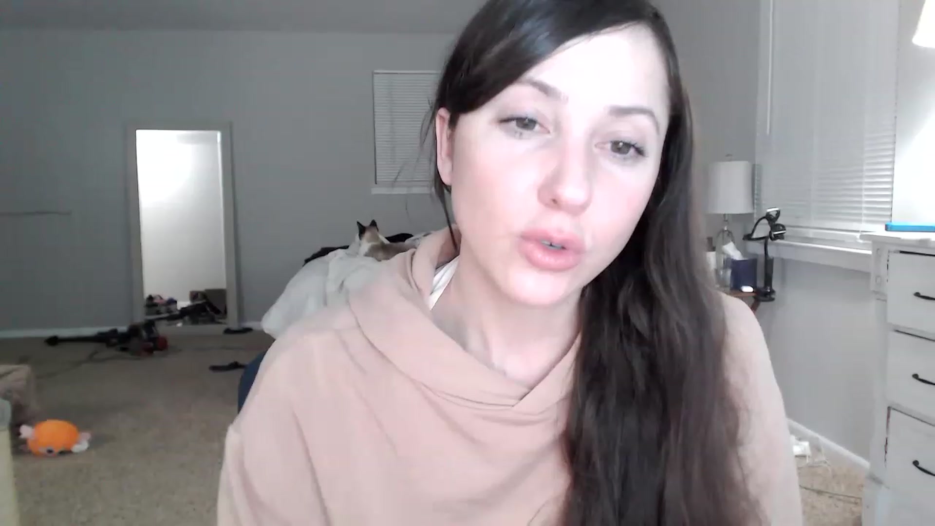 Gallery image thumbnail from Lust_4_Life's myfreecams stream on, 01/16/2023, 24:25 image 11 of 20