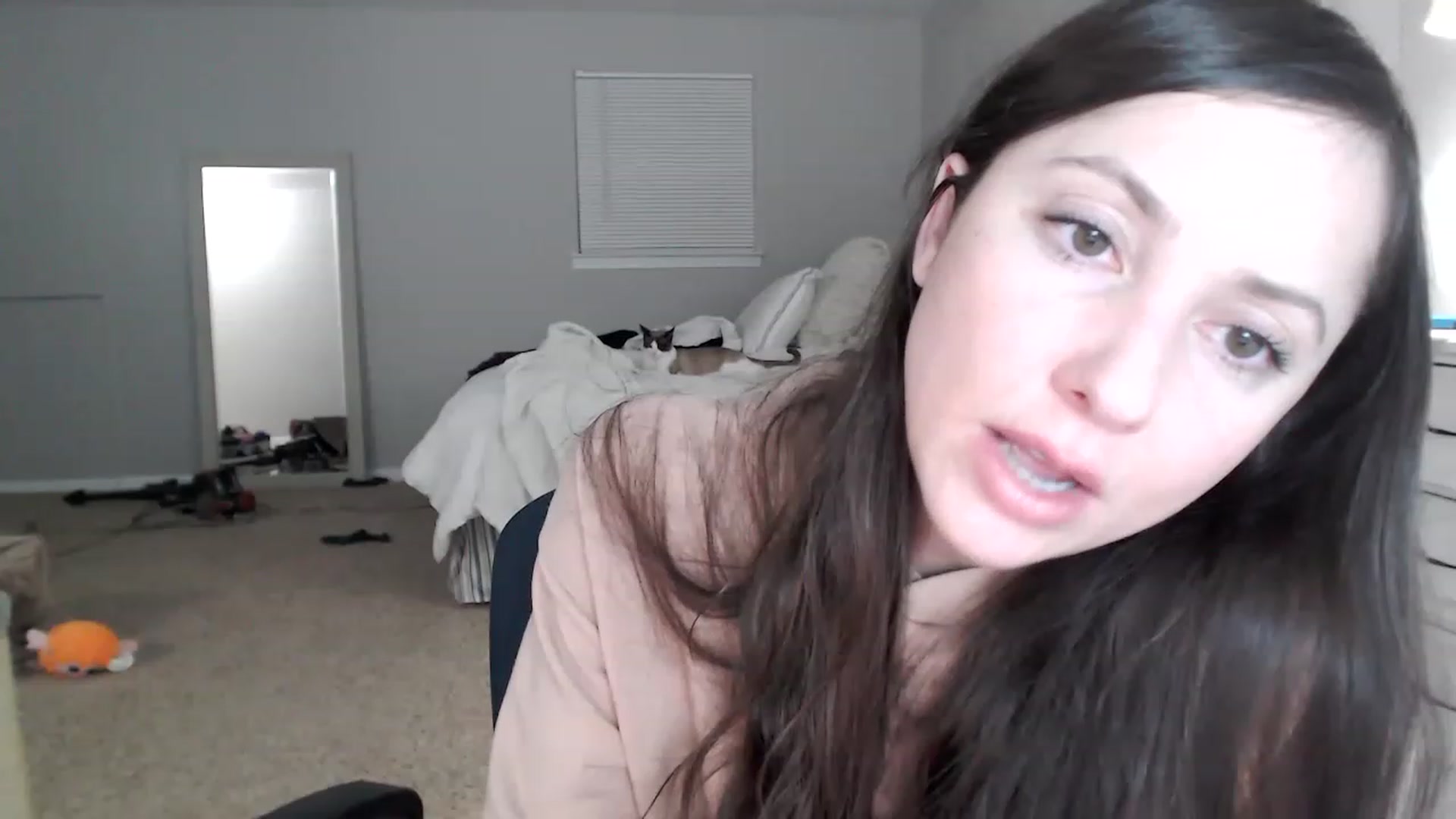 Gallery image thumbnail from Lust_4_Life's myfreecams stream on, 01/16/2023, 24:25 image 10 of 20