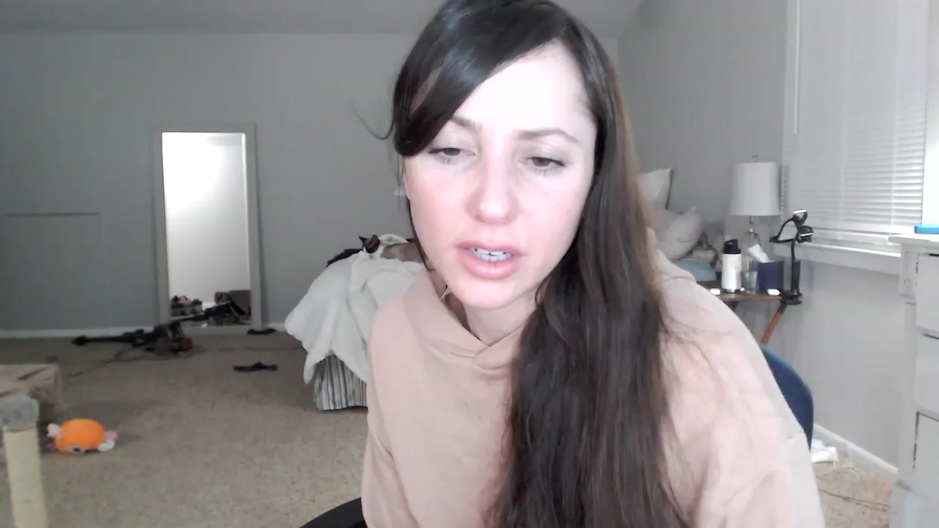 Gallery image thumbnail from Lust_4_Life's myfreecams stream on, 01/16/2023, 24:25 image 17 of 20
