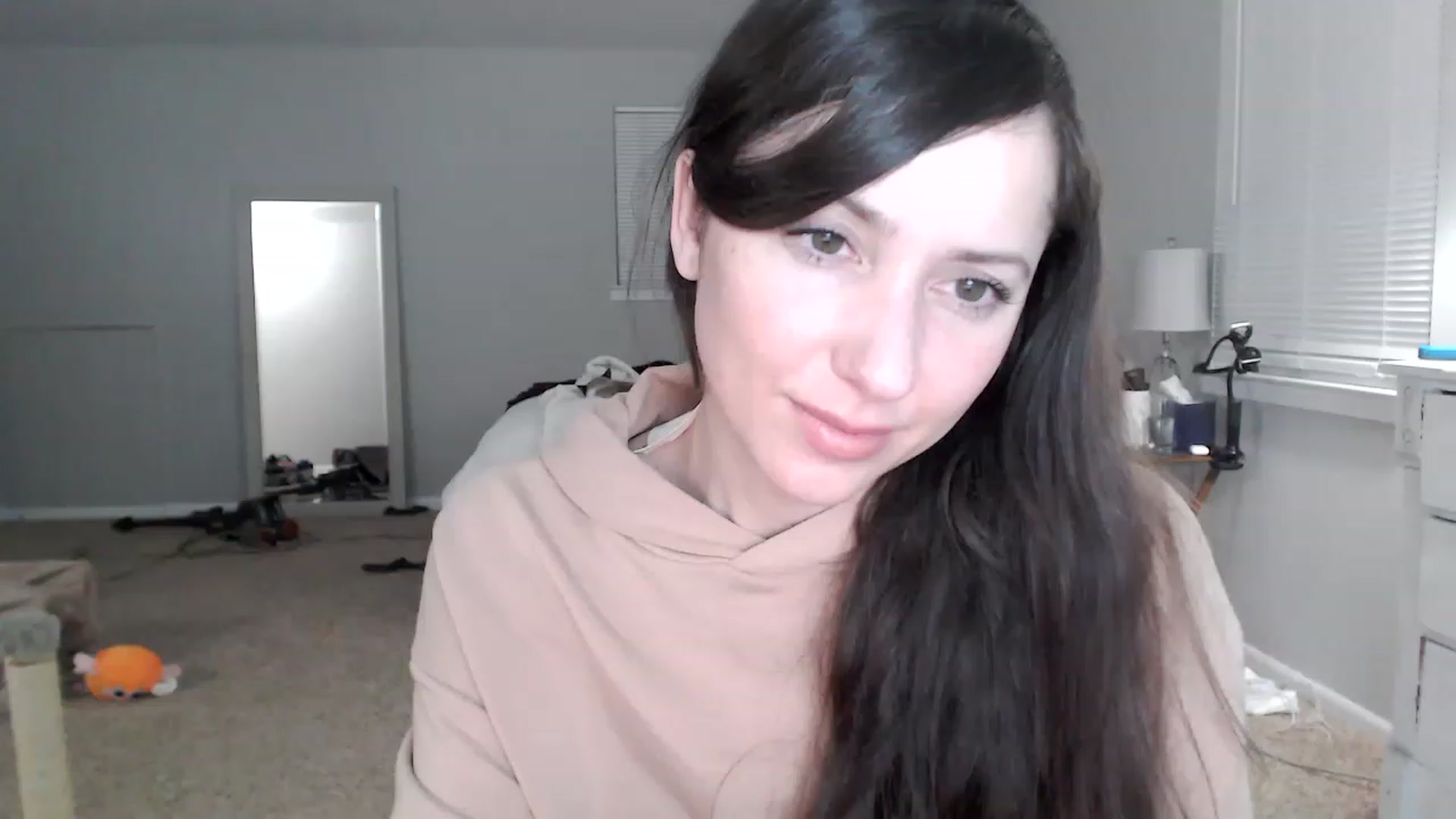 Gallery image thumbnail from Lust_4_Life's myfreecams stream on, 01/16/2023, 24:25 image 15 of 20