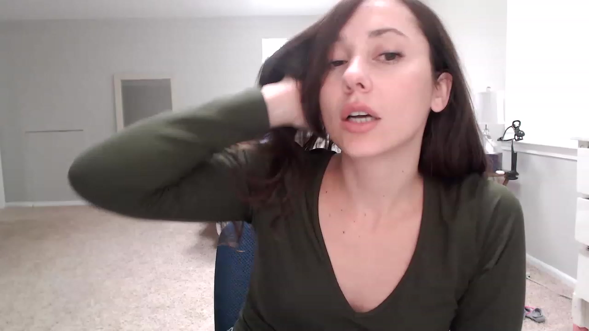 Gallery image thumbnail from Lust_4_Life's myfreecams stream on, 01/17/2023, 18:23 image 10 of 20