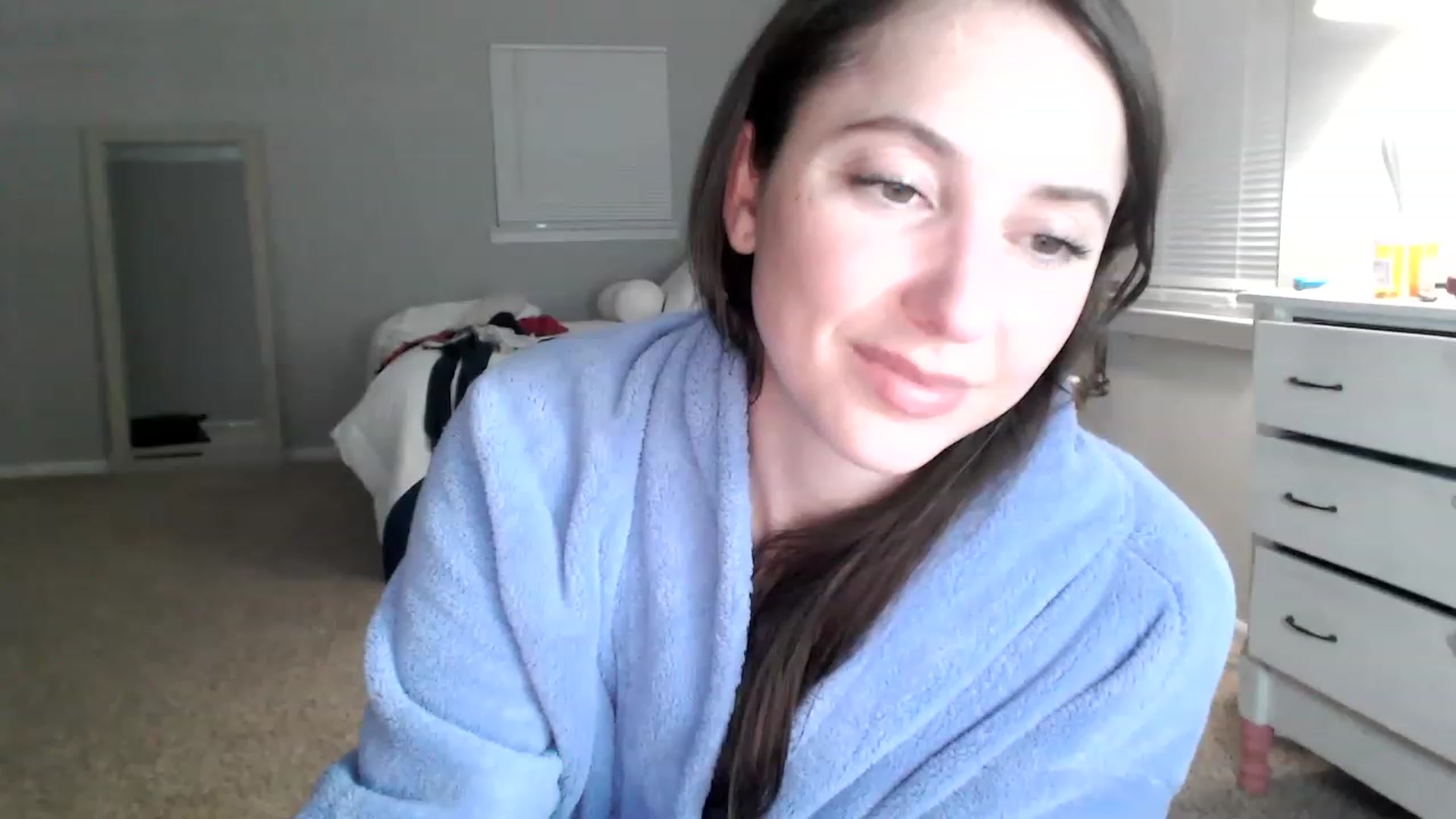 Gallery image thumbnail from Lust_4_Life's myfreecams stream on, 01/17/2023, 22:50 image 19 of 20