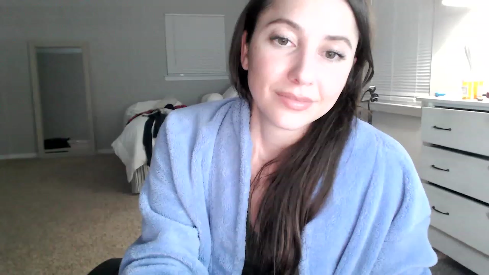 Gallery image thumbnail from Lust_4_Life's myfreecams stream on, 01/17/2023, 22:50 image 20 of 20