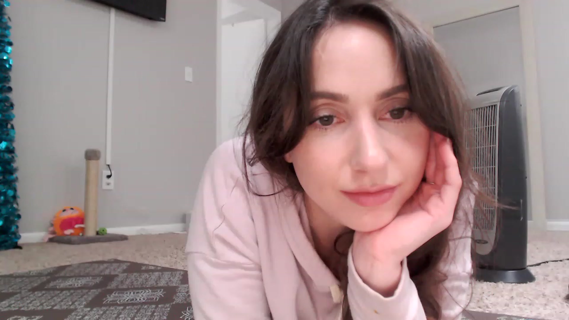 Gallery image thumbnail from Lust_4_Life's myfreecams stream on, 01/29/2023, 21:39 image 2 of 20
