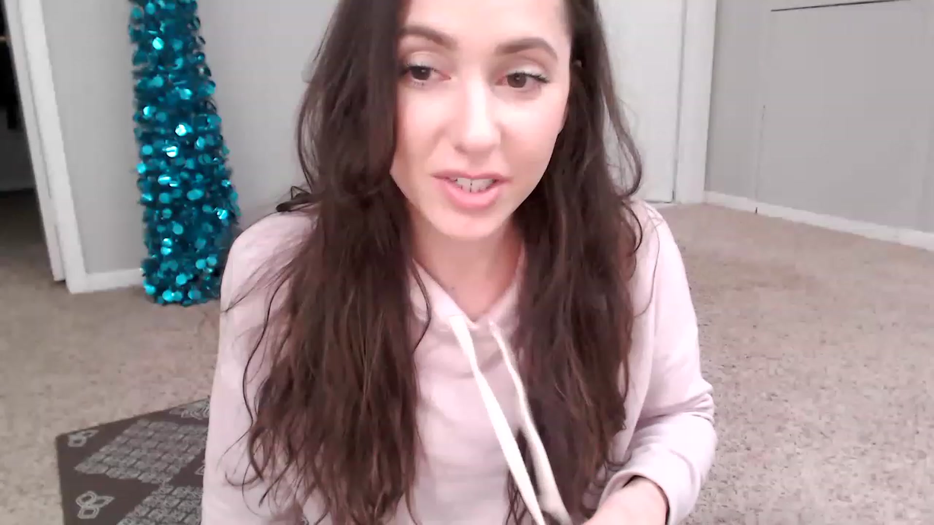 Gallery image thumbnail from Lust_4_Life's myfreecams stream on, 01/29/2023, 21:39 image 9 of 20