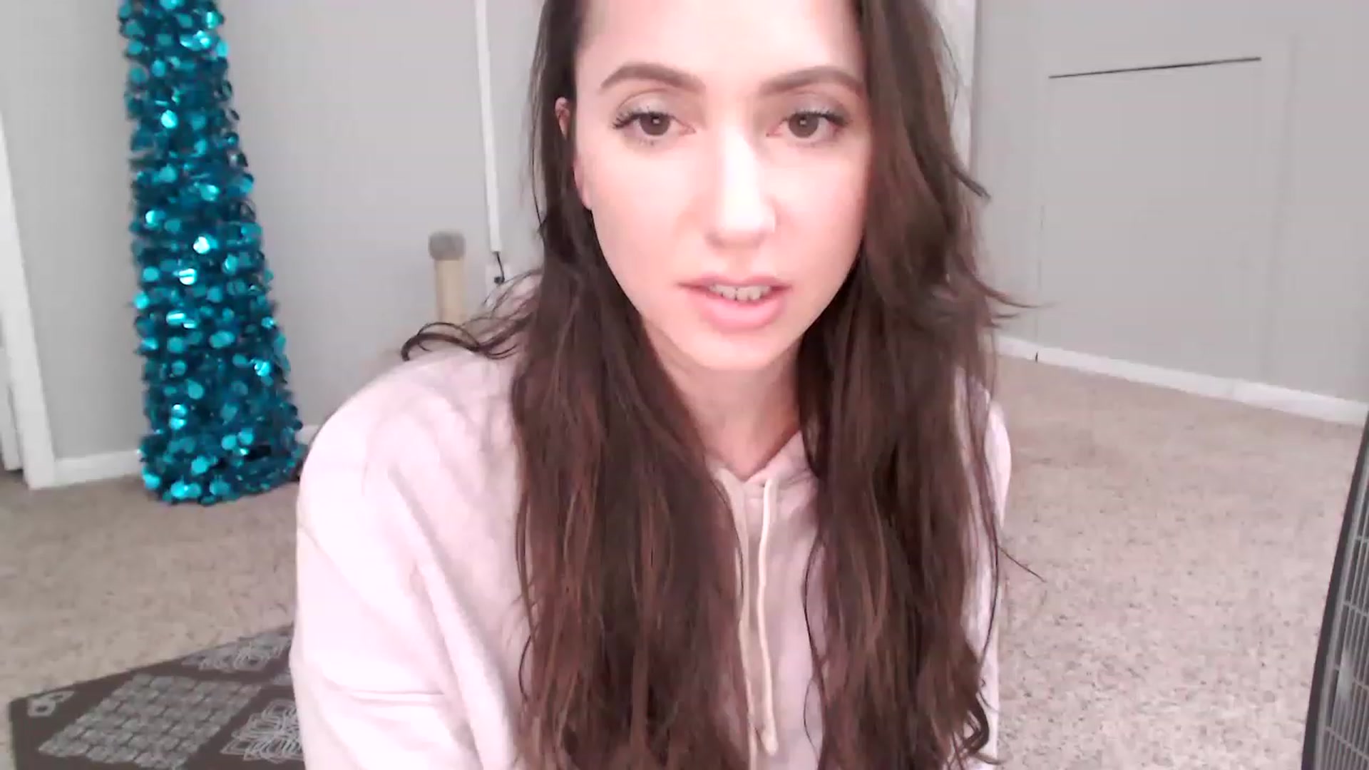 Gallery image thumbnail from Lust_4_Life's myfreecams stream on, 01/29/2023, 21:39 image 13 of 20