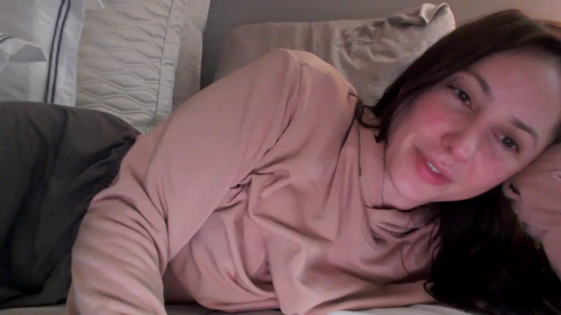 Gallery image thumbnail from Lust_4_Life's myfreecams stream on, 02/06/2023, 24:32 image 4 of 20