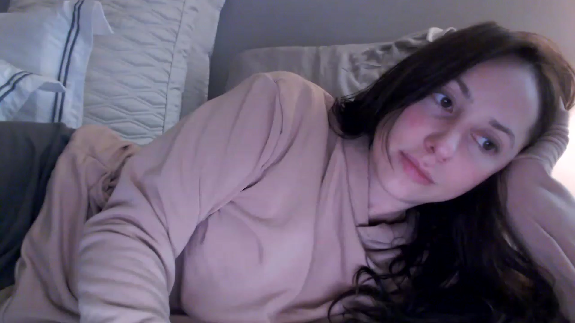Gallery image thumbnail from Lust_4_Life's myfreecams stream on, 02/06/2023, 24:32 image 1 of 20