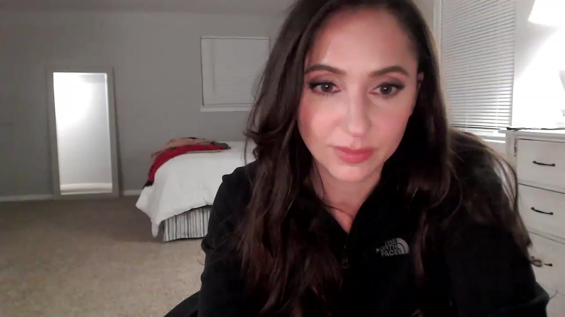 Gallery image thumbnail from Lust_4_Life's myfreecams stream on, 02/16/2023, 24:06 image 17 of 20