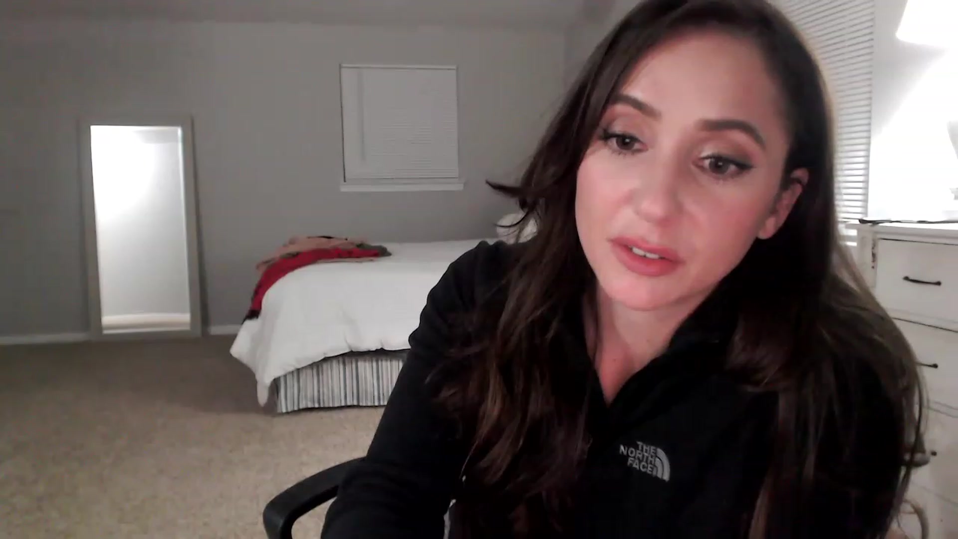 Gallery image thumbnail from Lust_4_Life's myfreecams stream on, 02/16/2023, 24:06 image 11 of 20