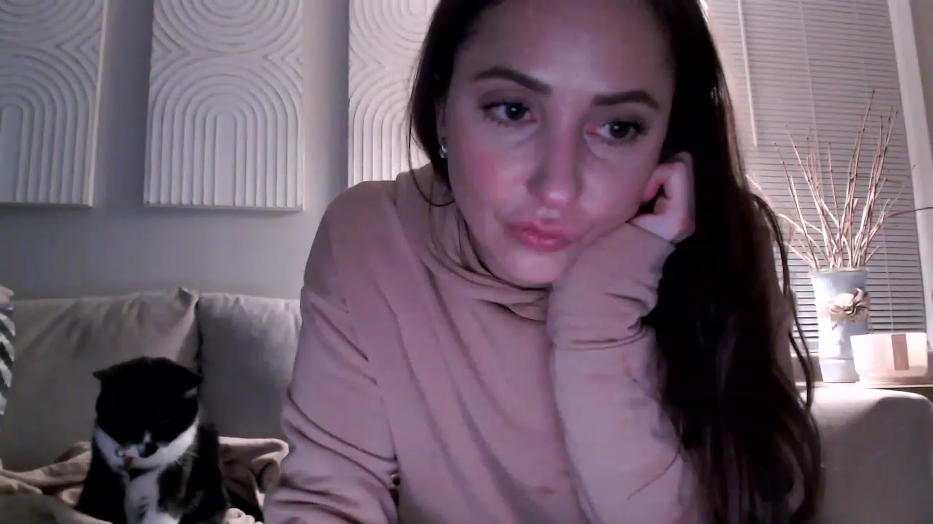 Gallery image thumbnail from Lust_4_Life's myfreecams stream on, 02/23/2023, 01:05 image 6 of 20