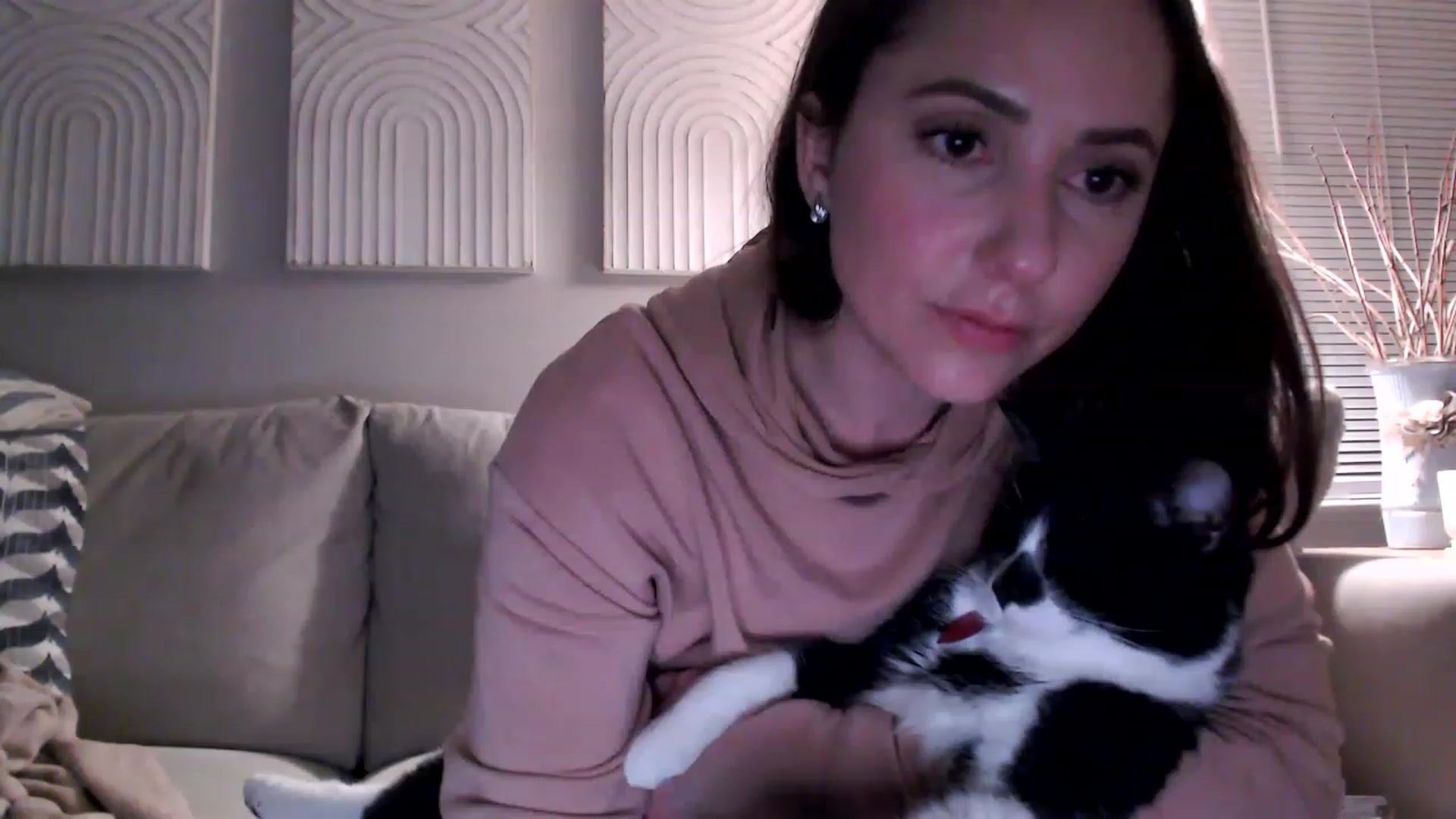 Gallery image thumbnail from Lust_4_Life's myfreecams stream on, 02/23/2023, 01:05 image 4 of 20