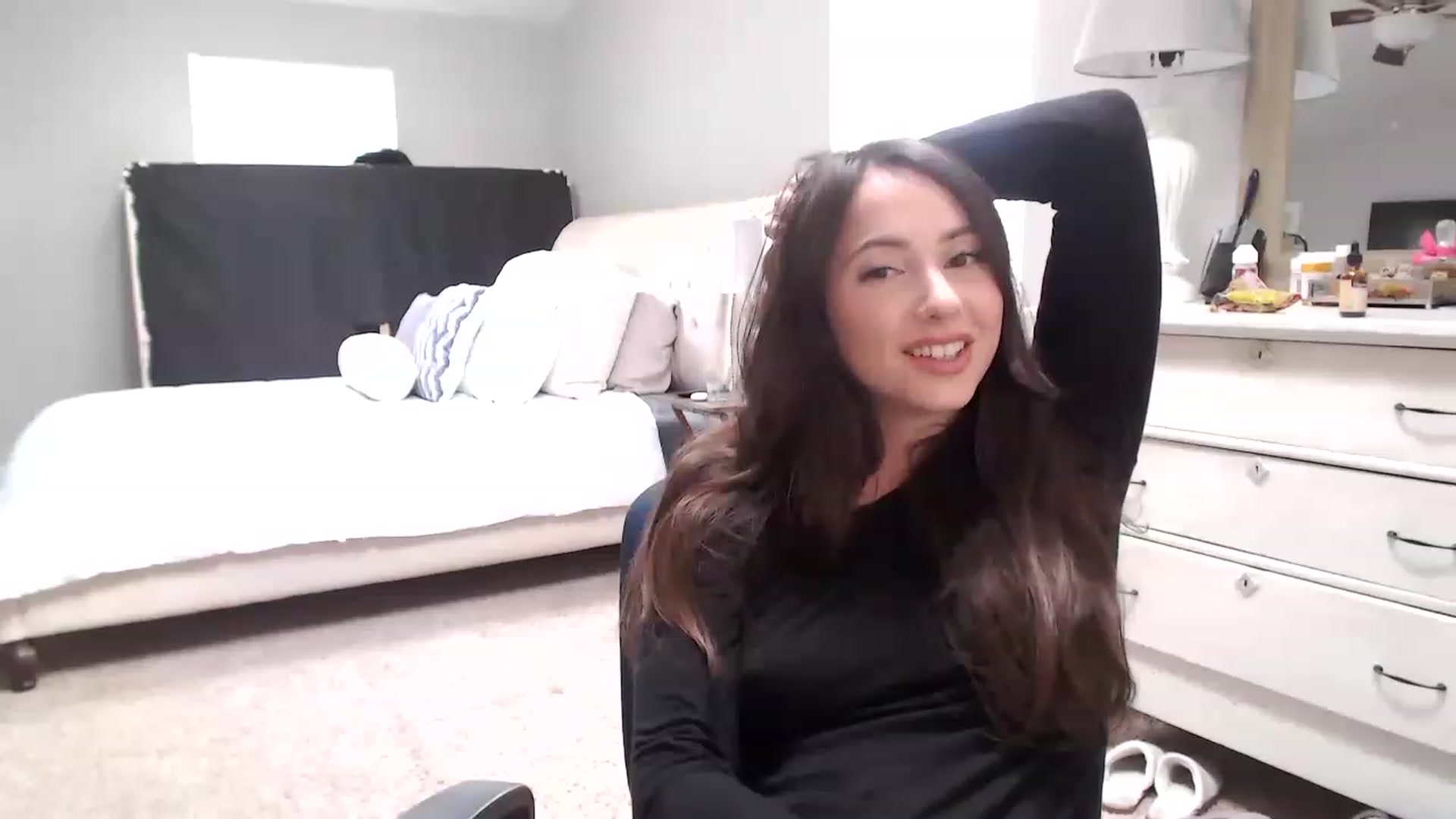 Gallery image thumbnail from Lust_4_Life's myfreecams stream on, 02/25/2023, 21:52 image 3 of 20