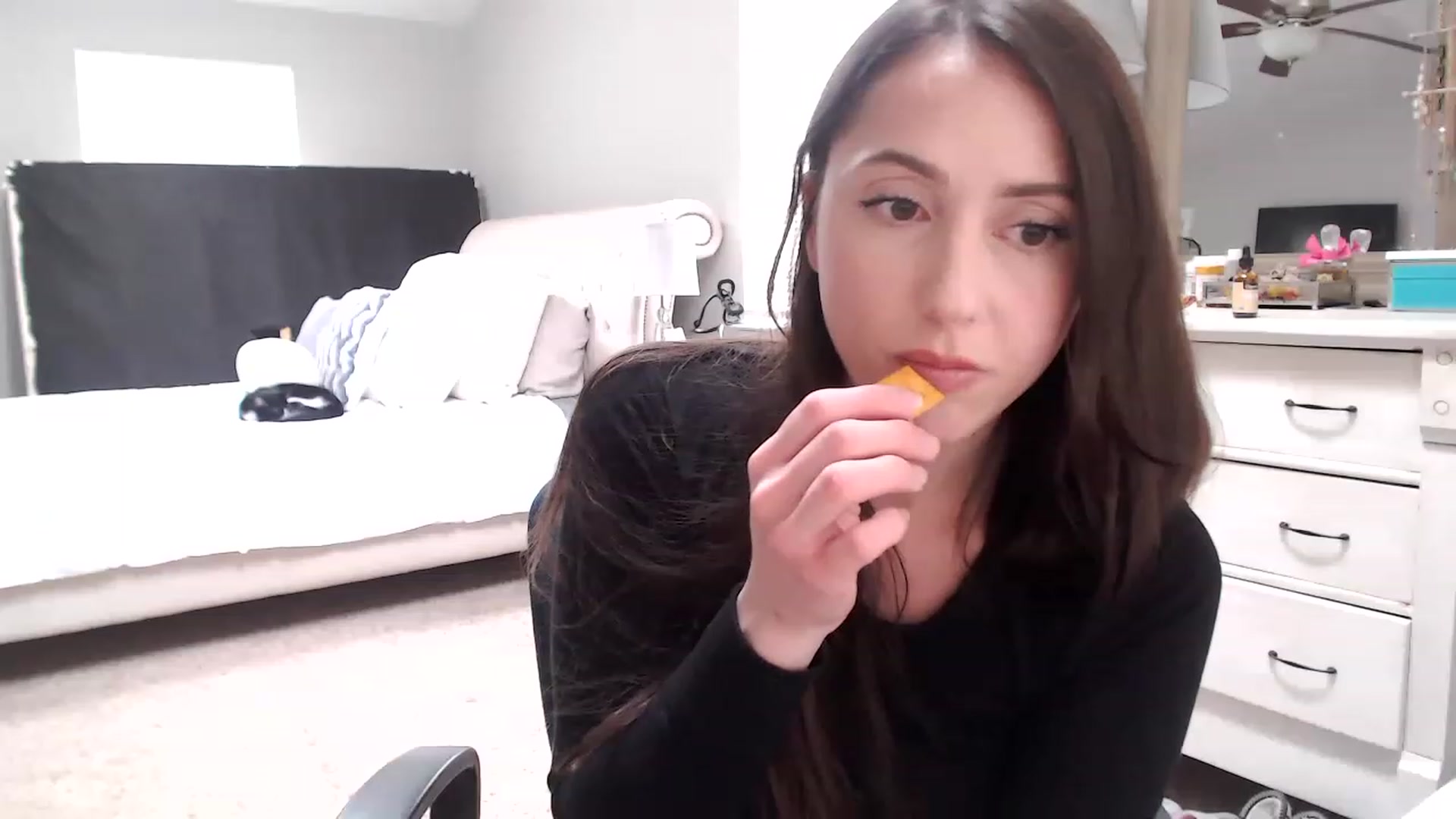Gallery image thumbnail from Lust_4_Life's myfreecams stream on, 02/25/2023, 21:52 image 8 of 20